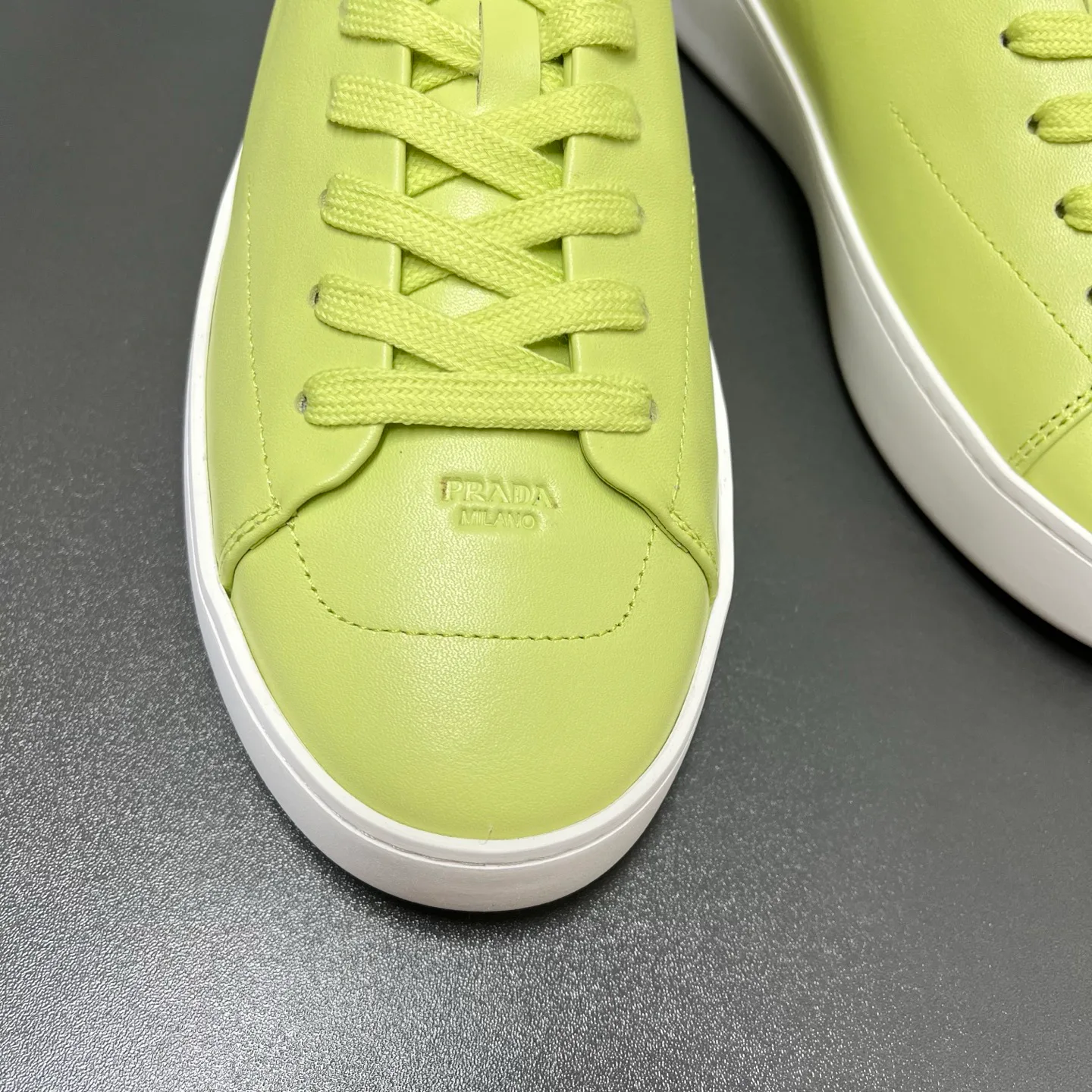 Men's Sneakers PRADA 16940091