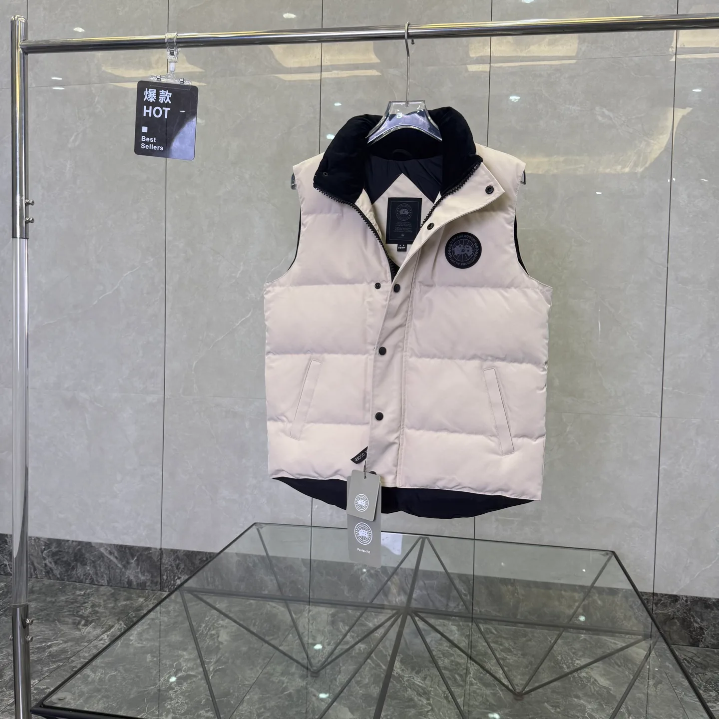 Women's Vests CANADA GOOSE 17949429