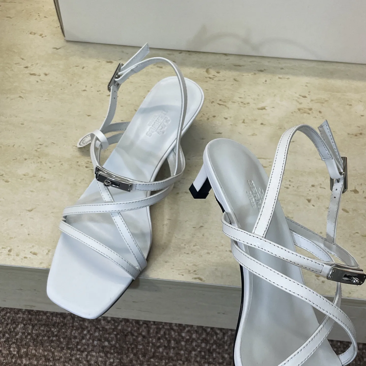 Women's Open-Toe Sandals HERMES 18120781