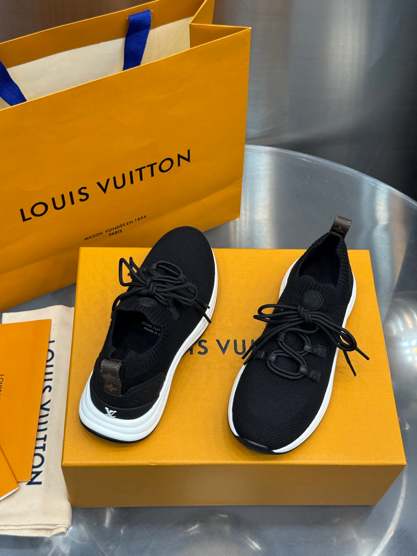 Women's Sneakers LOUIS VUITTON 18202471
