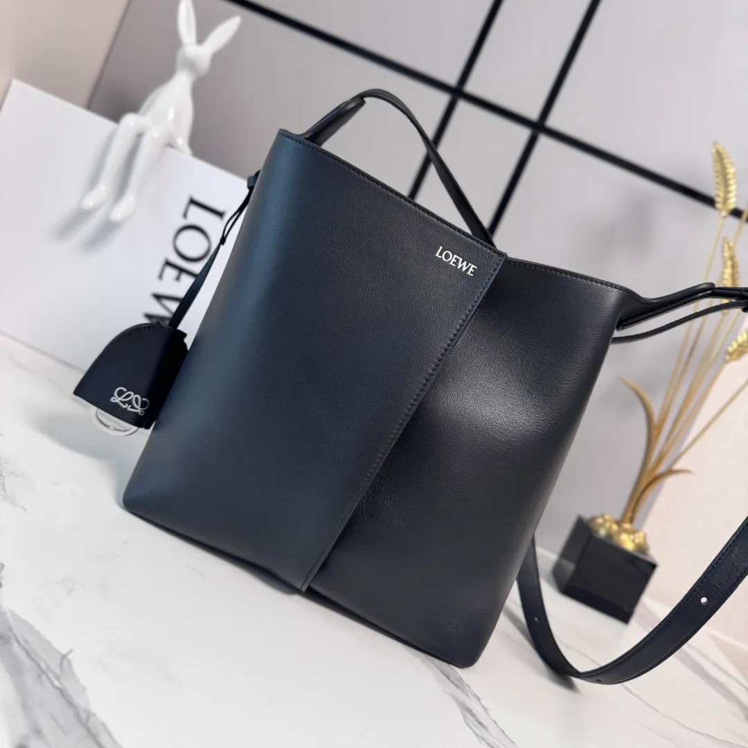 Women's Classic Handbags LOEWE 18004242