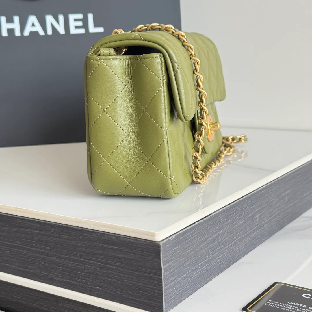 Women's Classic Handbags CHANEL 17827592