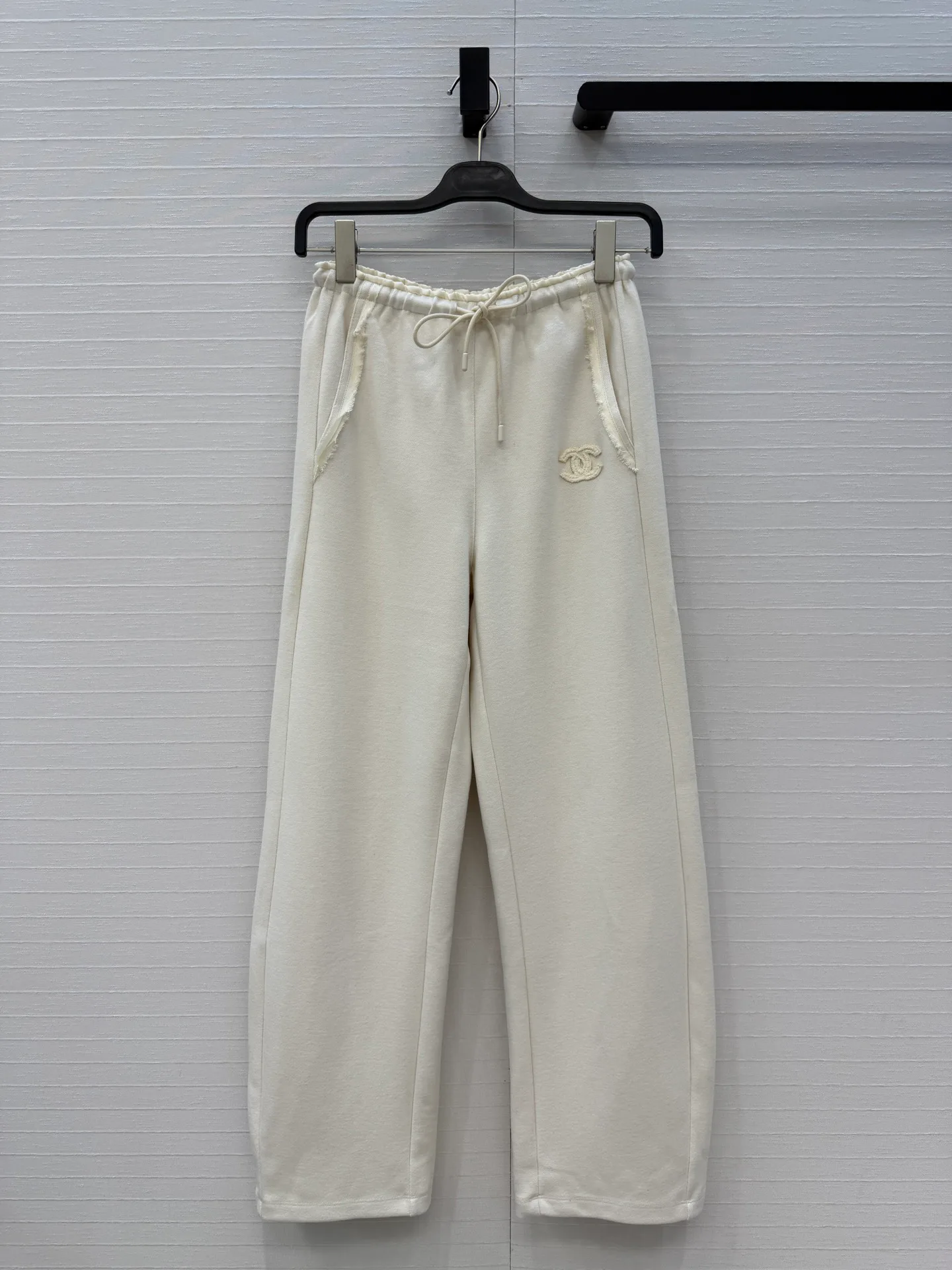 Women's Trousers CHANEL 18325185