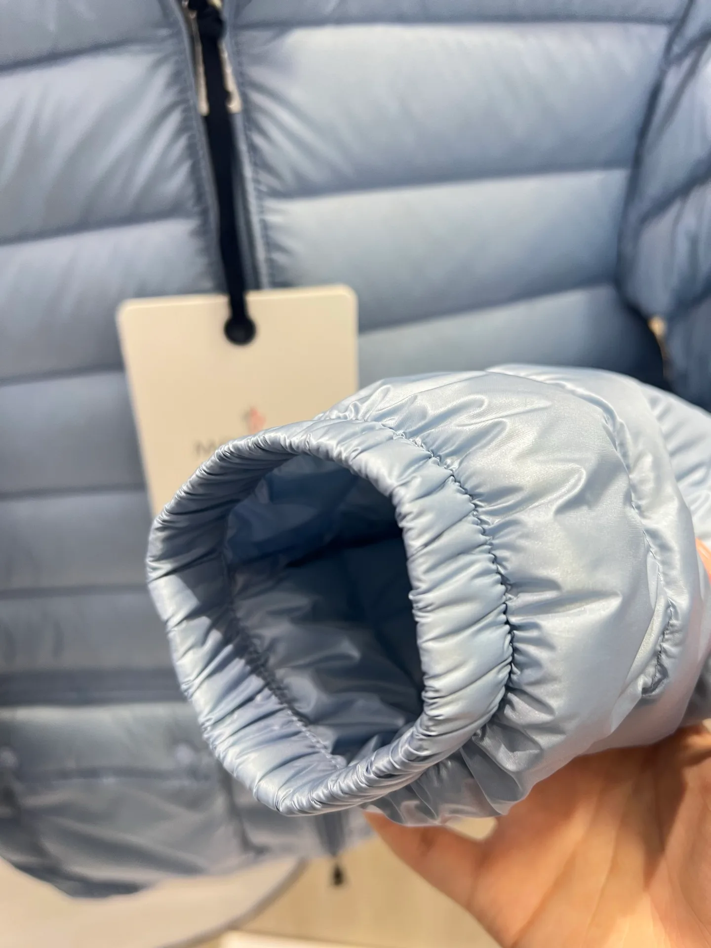 Women's Jackets And Down Jackets MONCLER 18212694