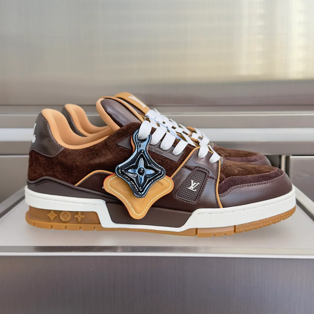Кроссовки Женские Louis Vuitton 18595350