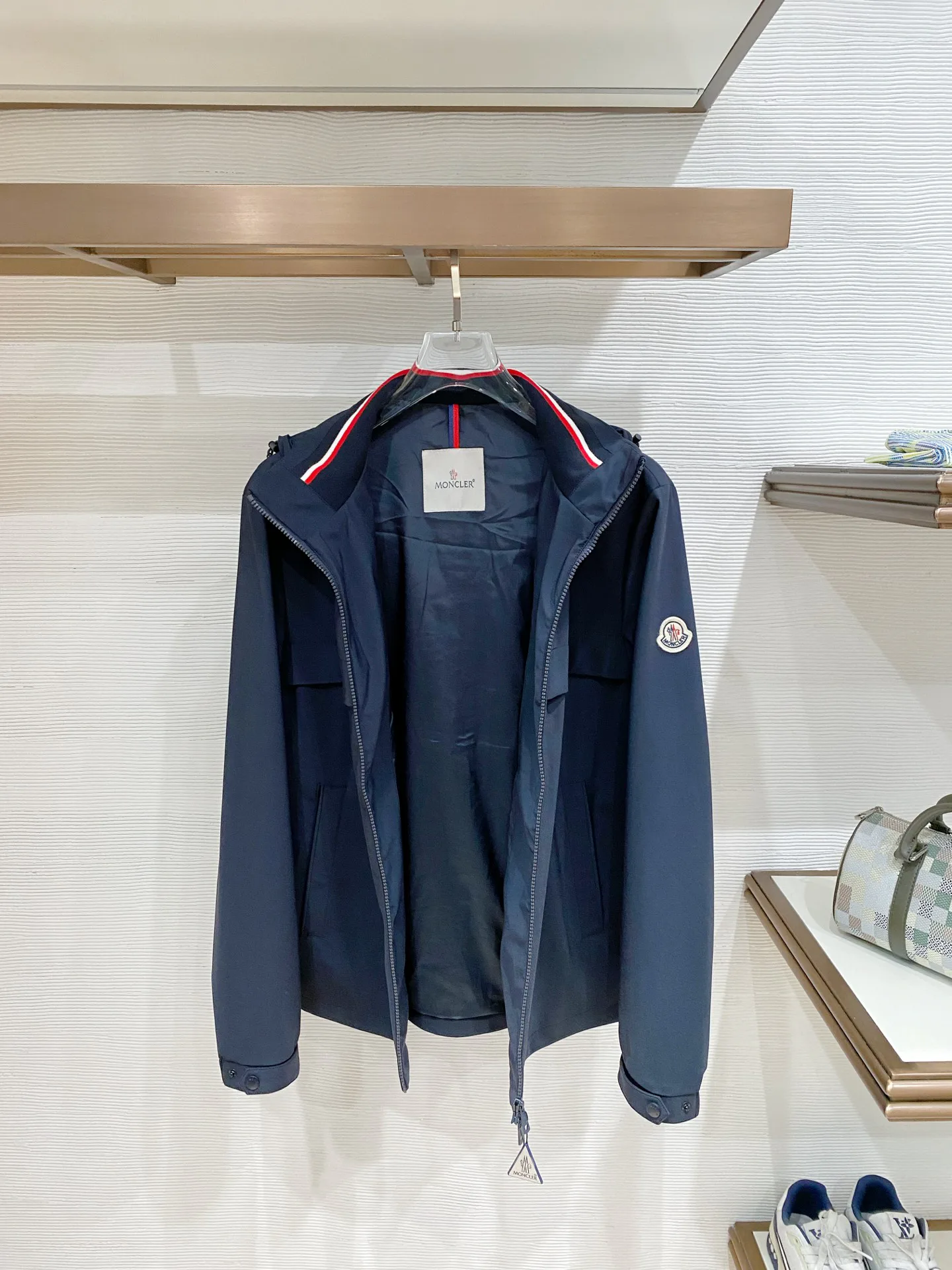 Men's Jackets And Down Jackets MONCLER 17993082