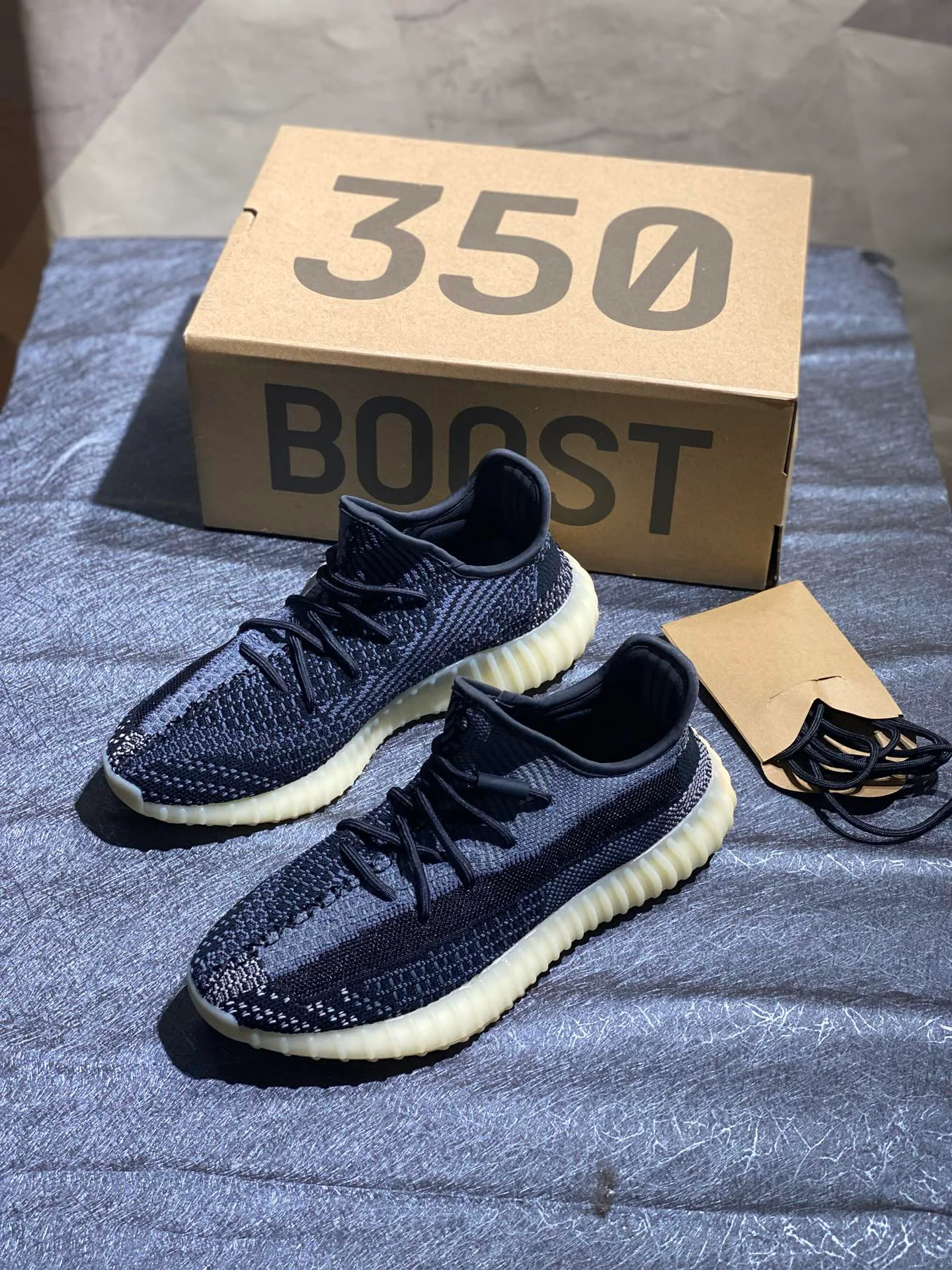 Women's Sneakers YEEZY 17326251