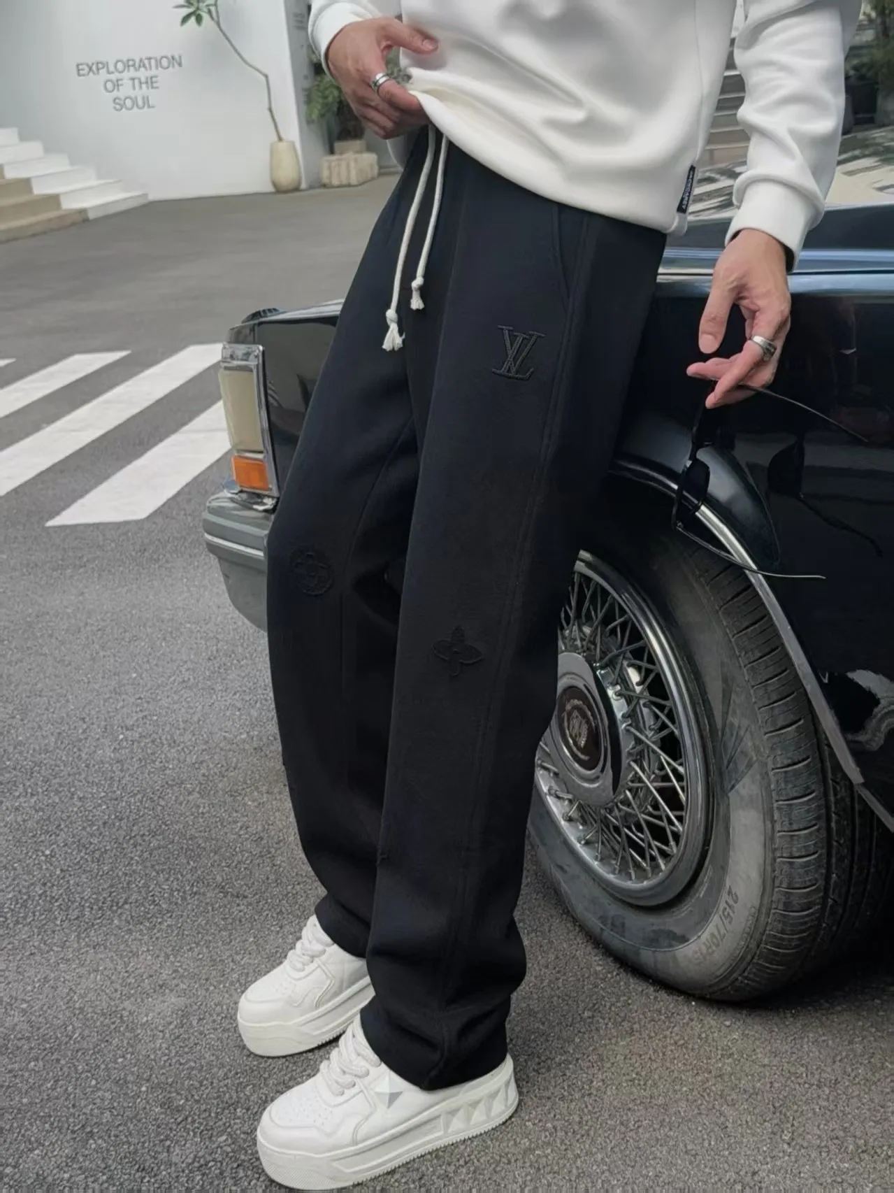 Women's Trousers LOUIS VUITTON 18178315