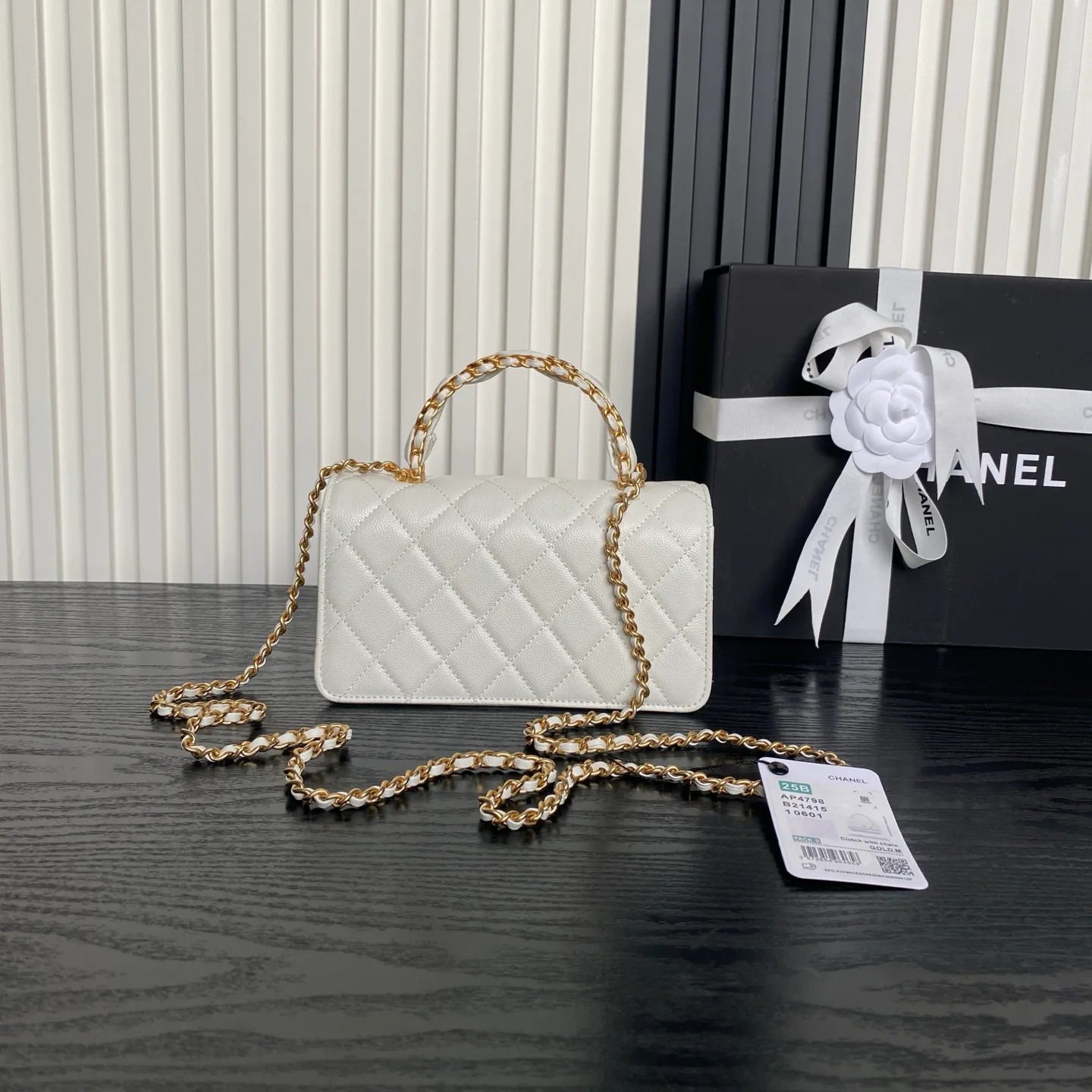 Women's Classic Handbags CHANEL 18000294