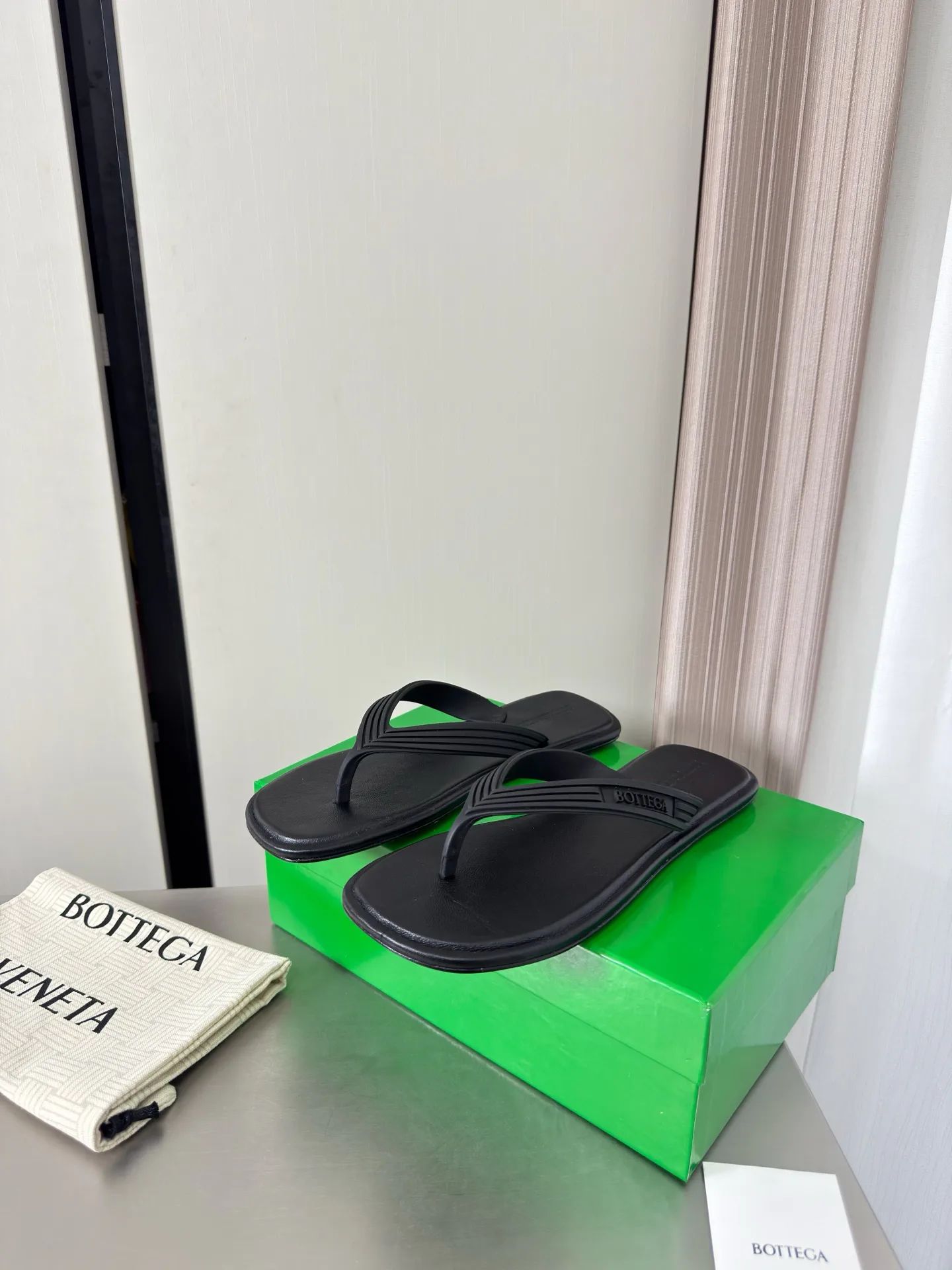 Women's Flip-Flops BOTTEGA VENETA 17722625