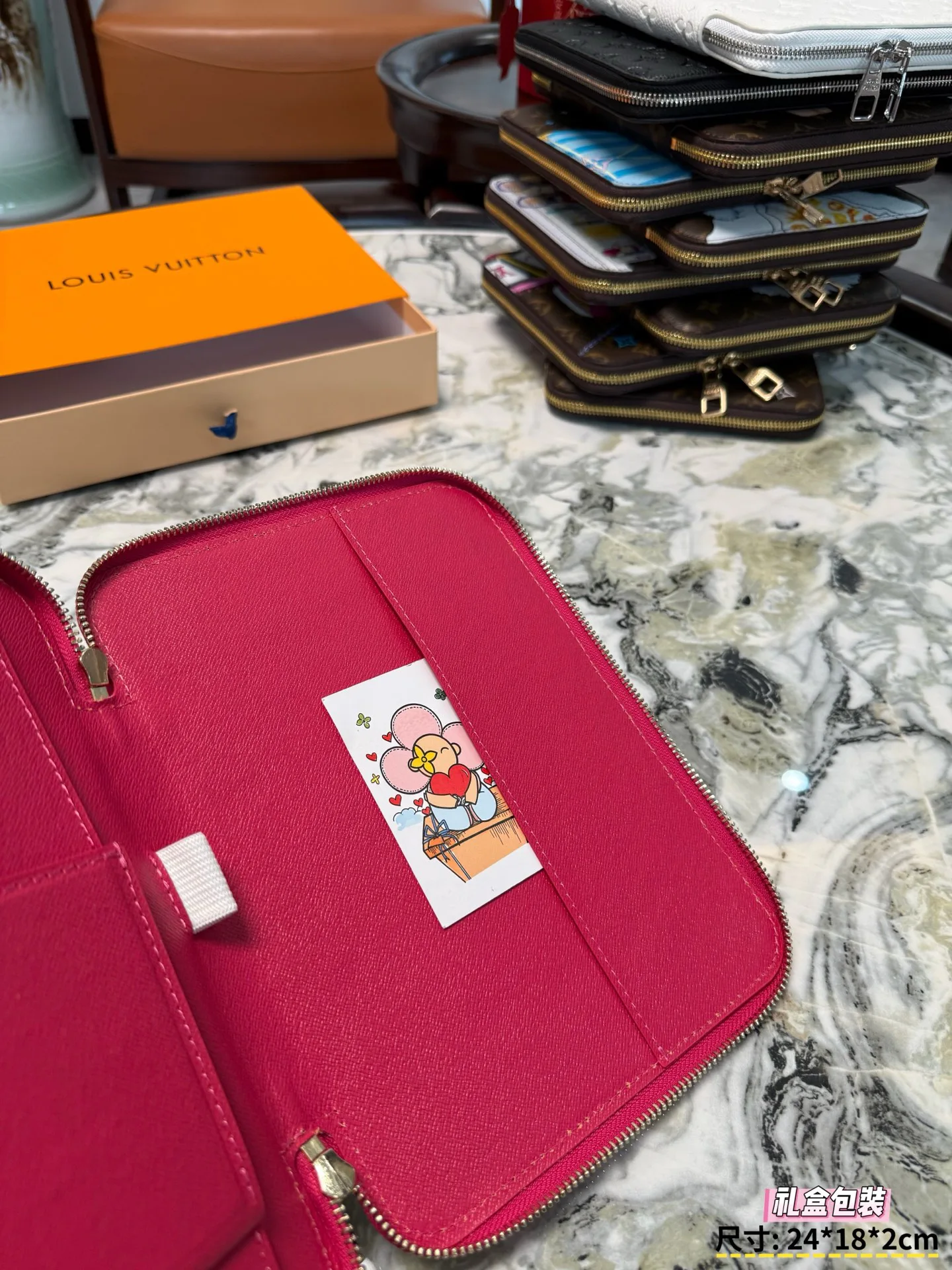 Women's Clutches LOUIS VUITTON 18013758