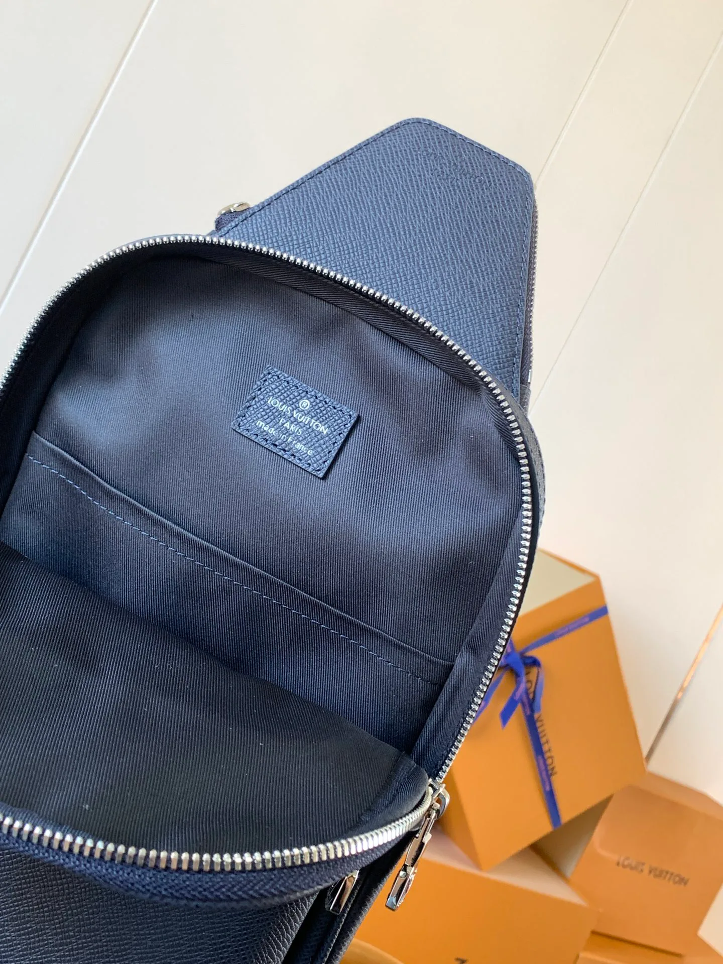 Women's Shoulder Bags LOUIS VUITTON 17948727