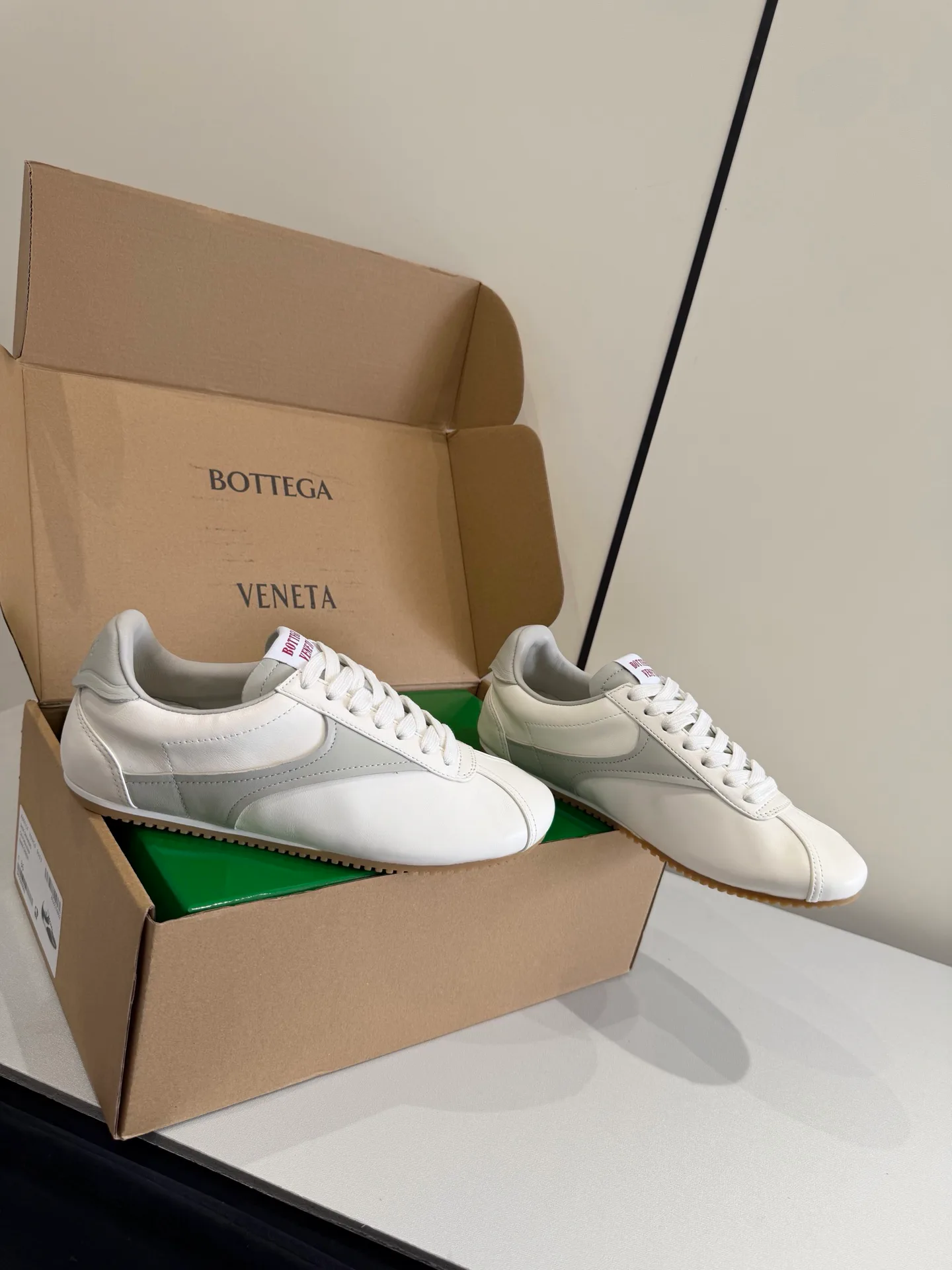 Women's Sneakers BOTTEGA VENETA 17894989