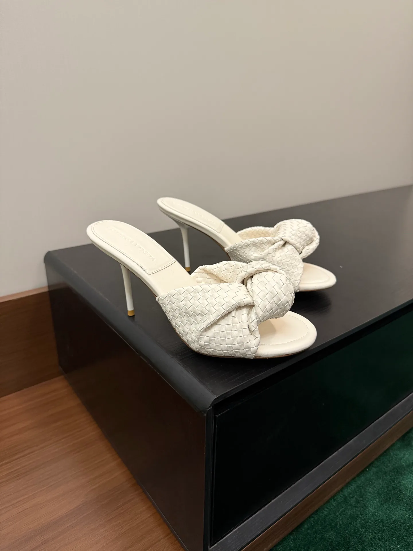 Women's Mules And Clogs BOTTEGA VENETA 17386159