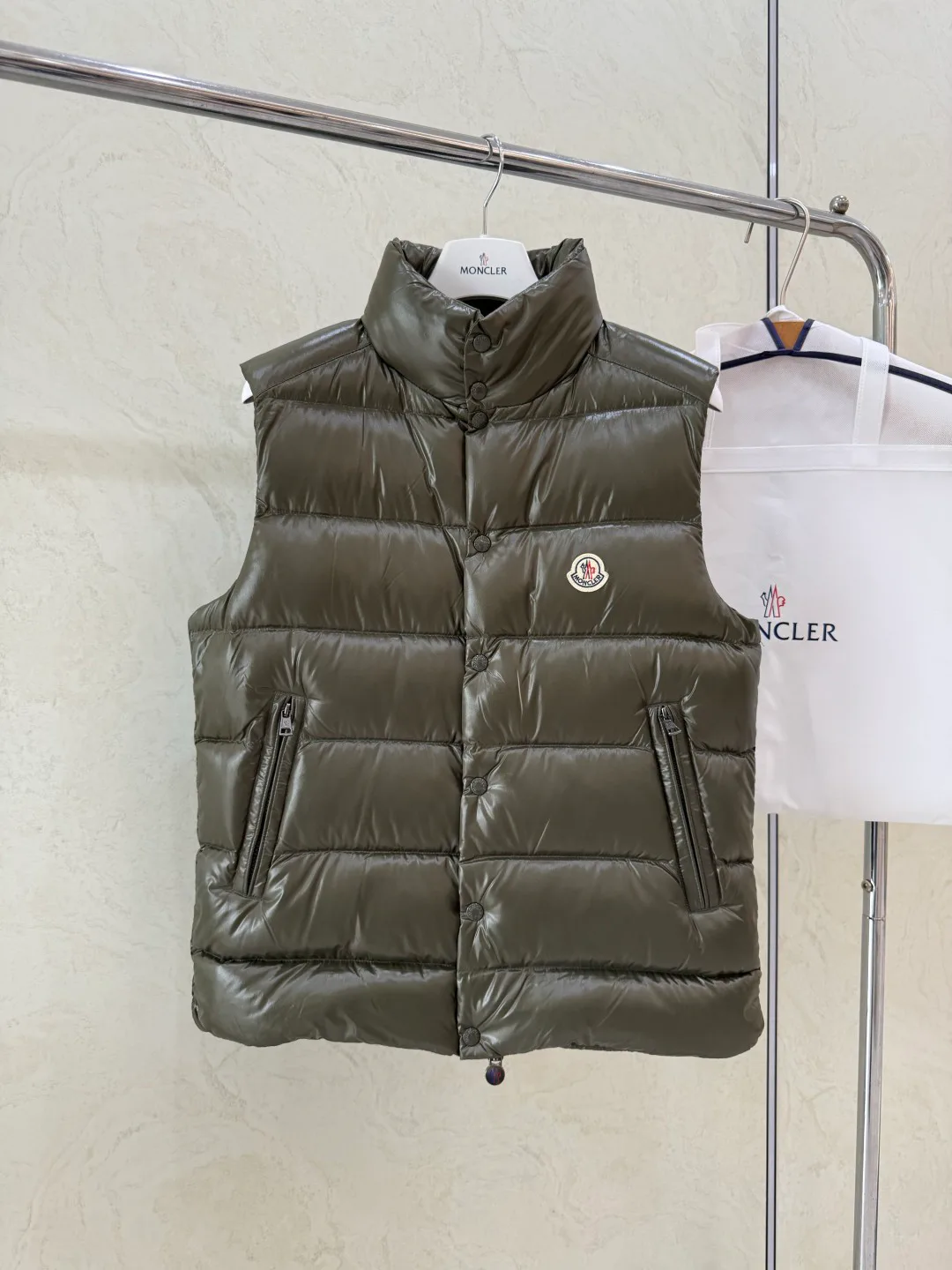 Women's Vests MONCLER 18376097
