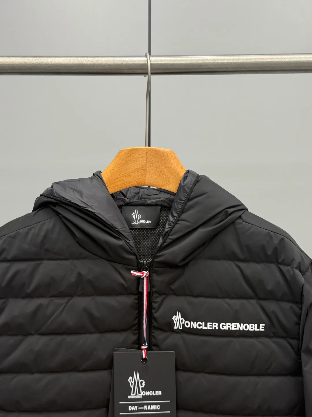 Men's Jackets And Down Jackets MONCLER 18330235