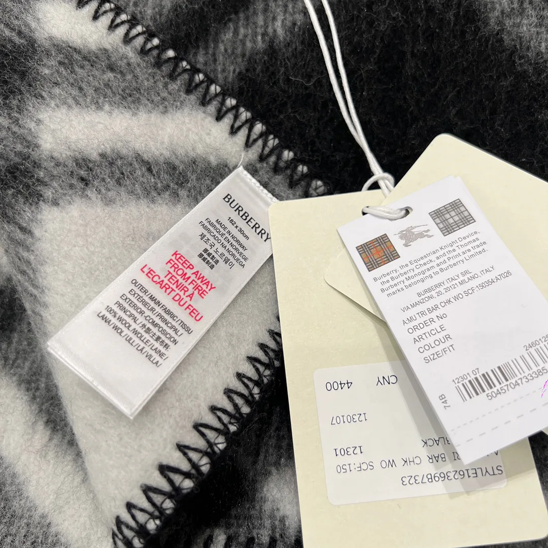 Scarves BURBERRY 17945216