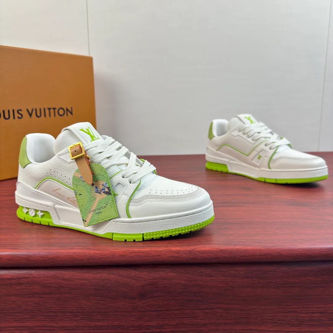 Кроссовки Женские Louis Vuitton 18580866