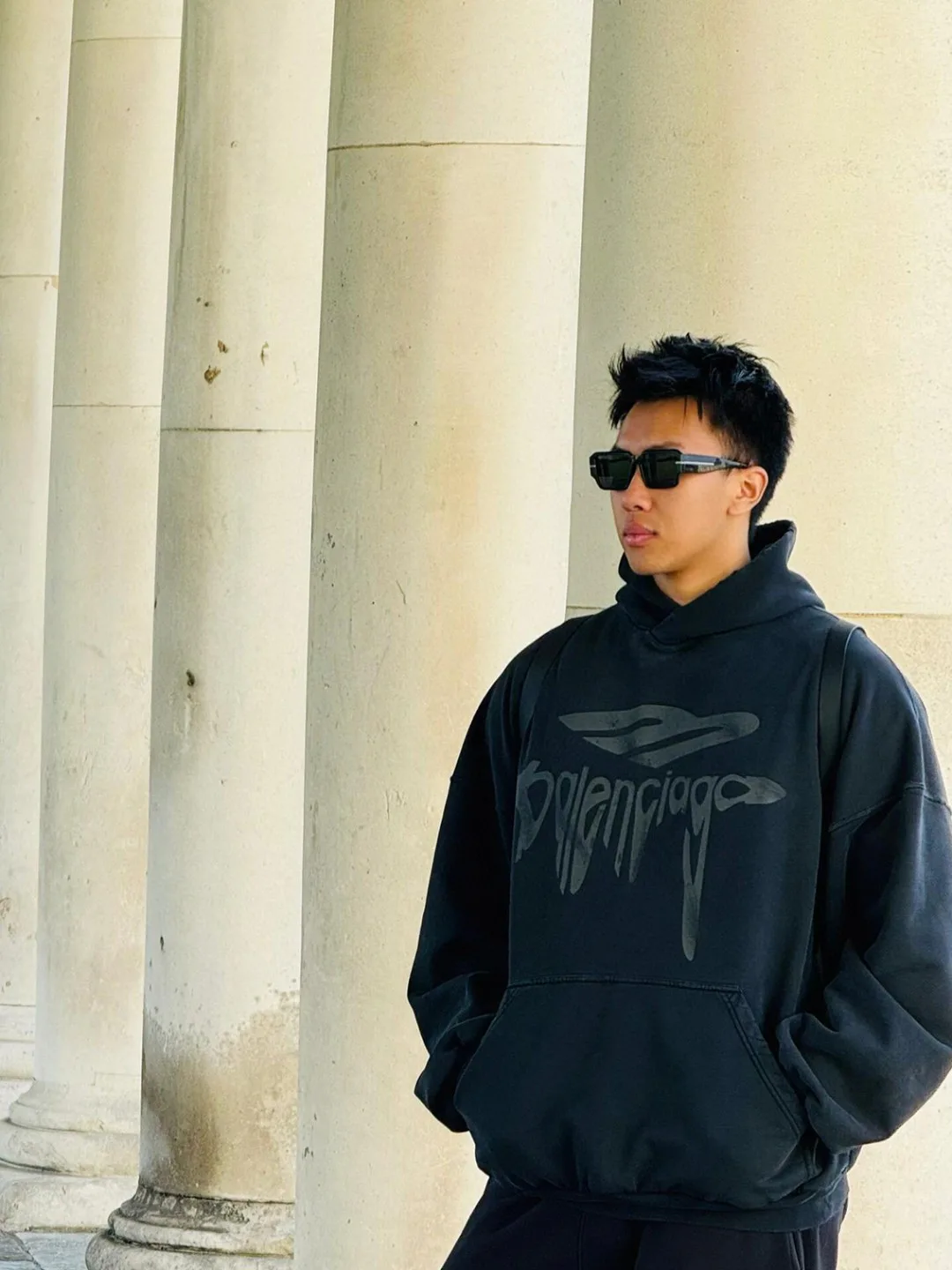 Men's Sweatshirts And Hoodies BALENCIAGA 17699437