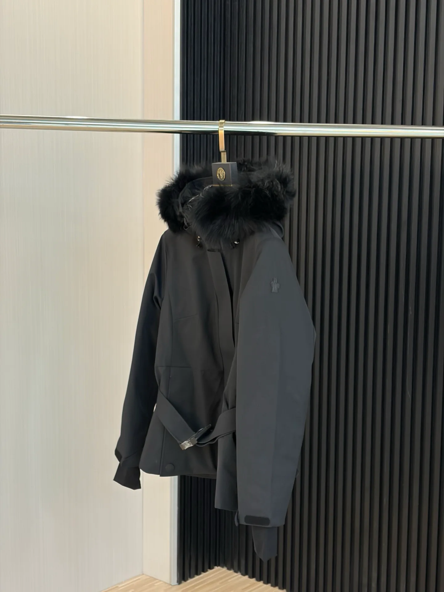 Women's Jackets And Down Jackets MONCLER 18188679