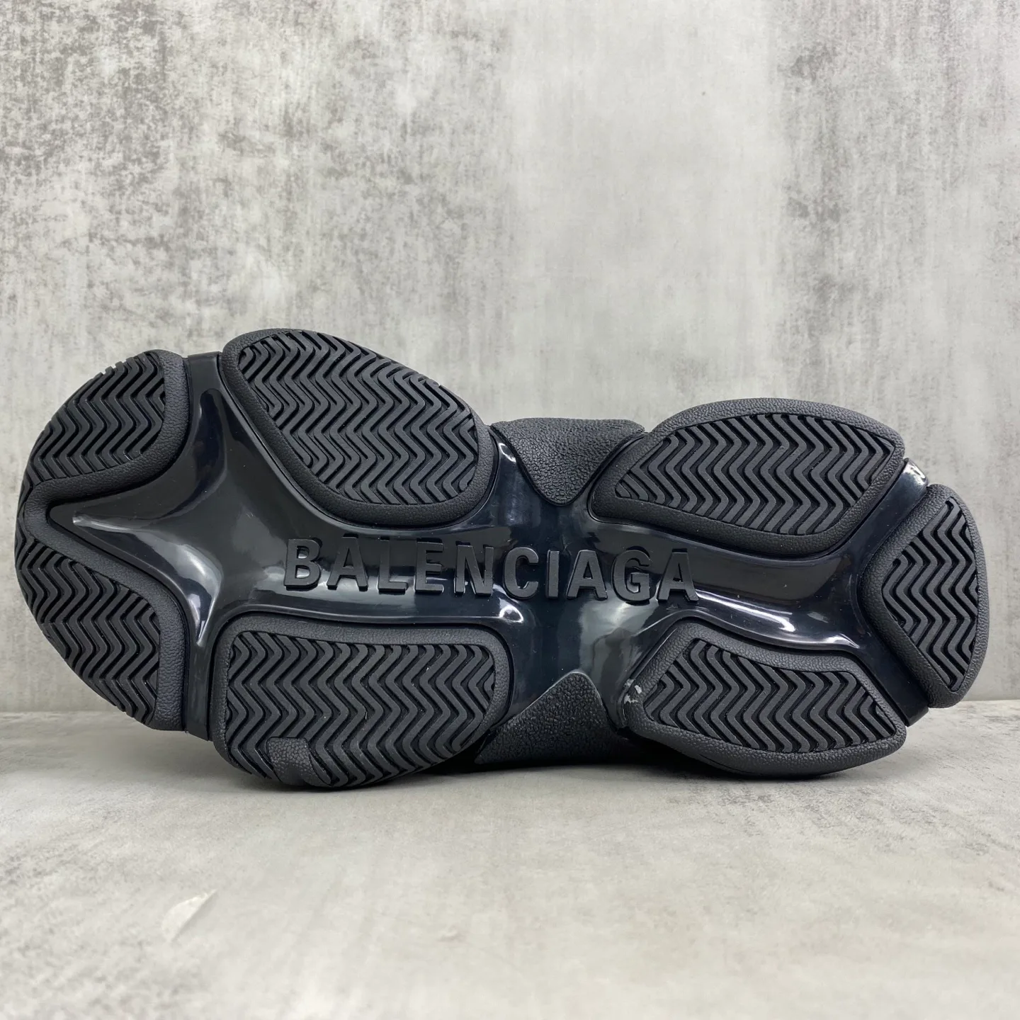 Кроссовки Женские Balenciaga 18686630
