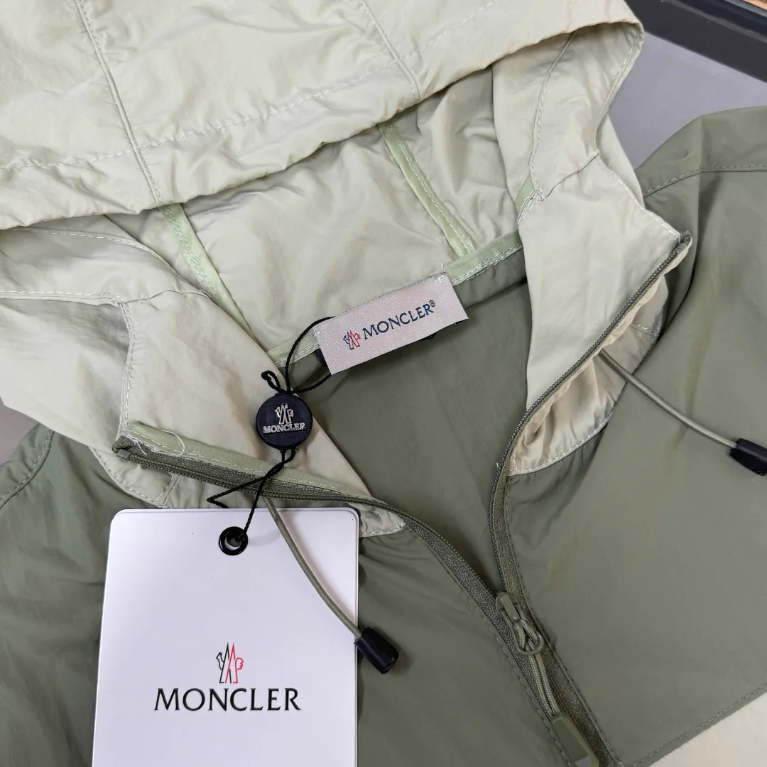 Men's Jackets And Down Jackets MONCLER 17286042