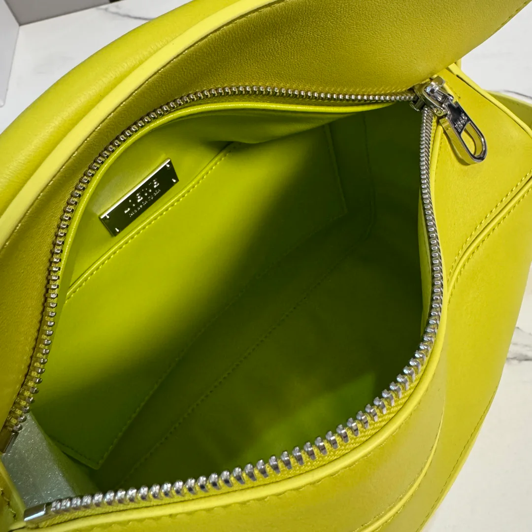 Women's Classic Handbags LOEWE 18328830
