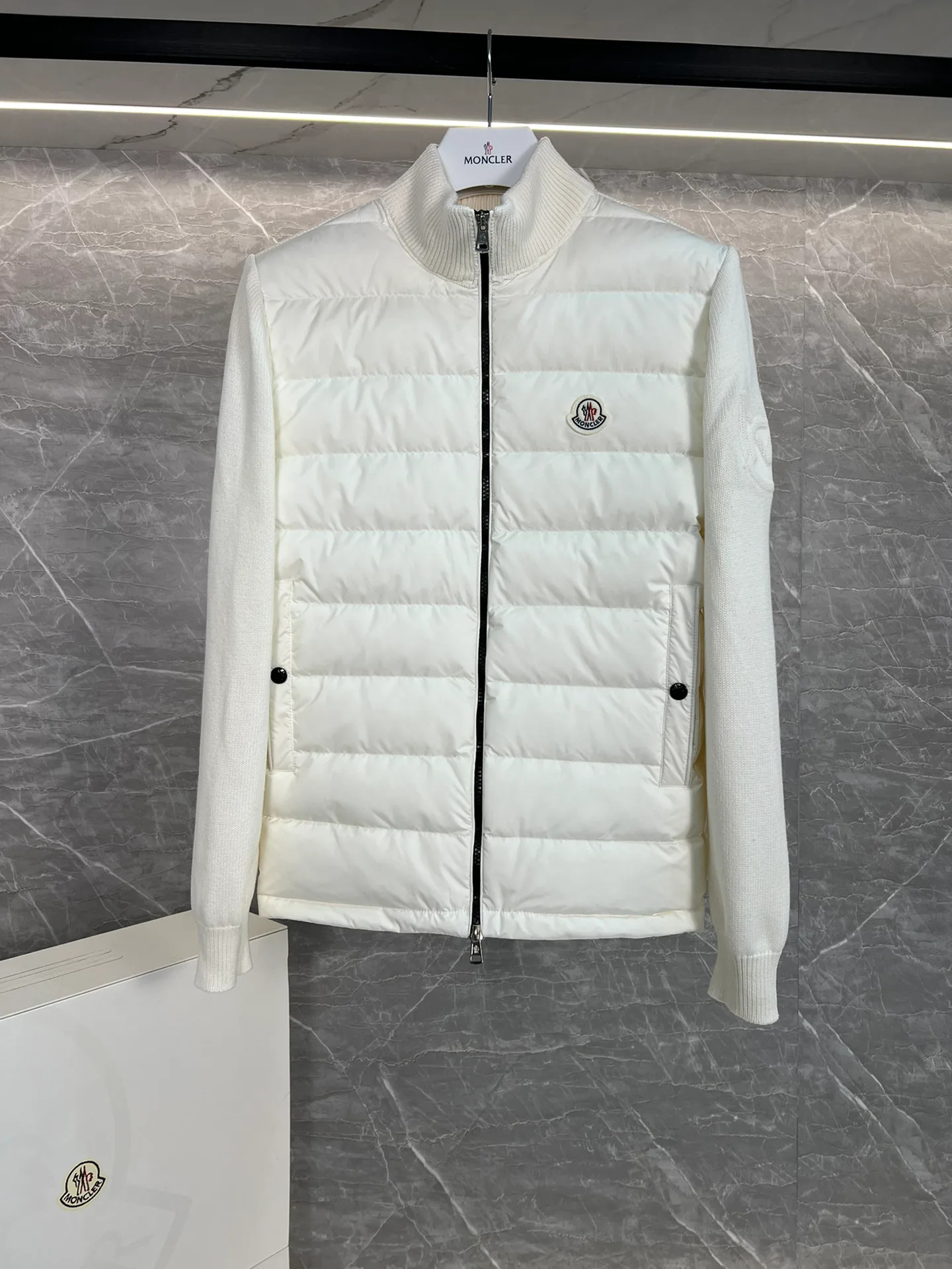Куртки И Пуховики Женские Moncler 18599790