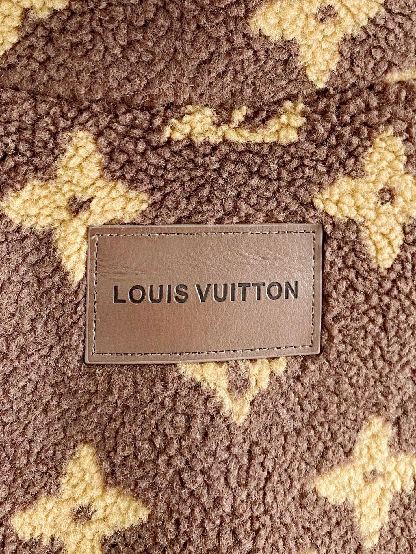Men's Jackets And Down Jackets LOUIS VUITTON 18256365