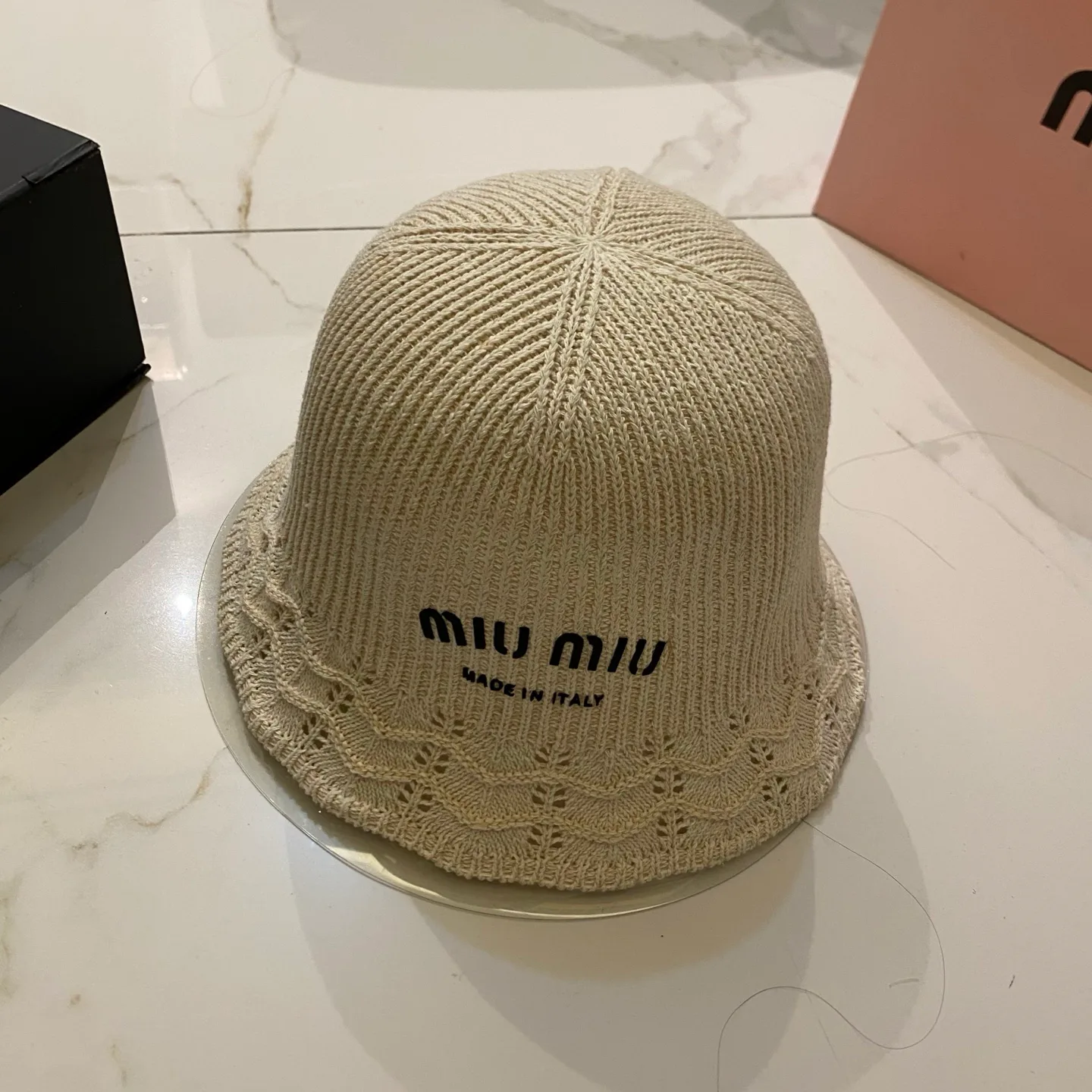 Hats MIU MIU 17498308