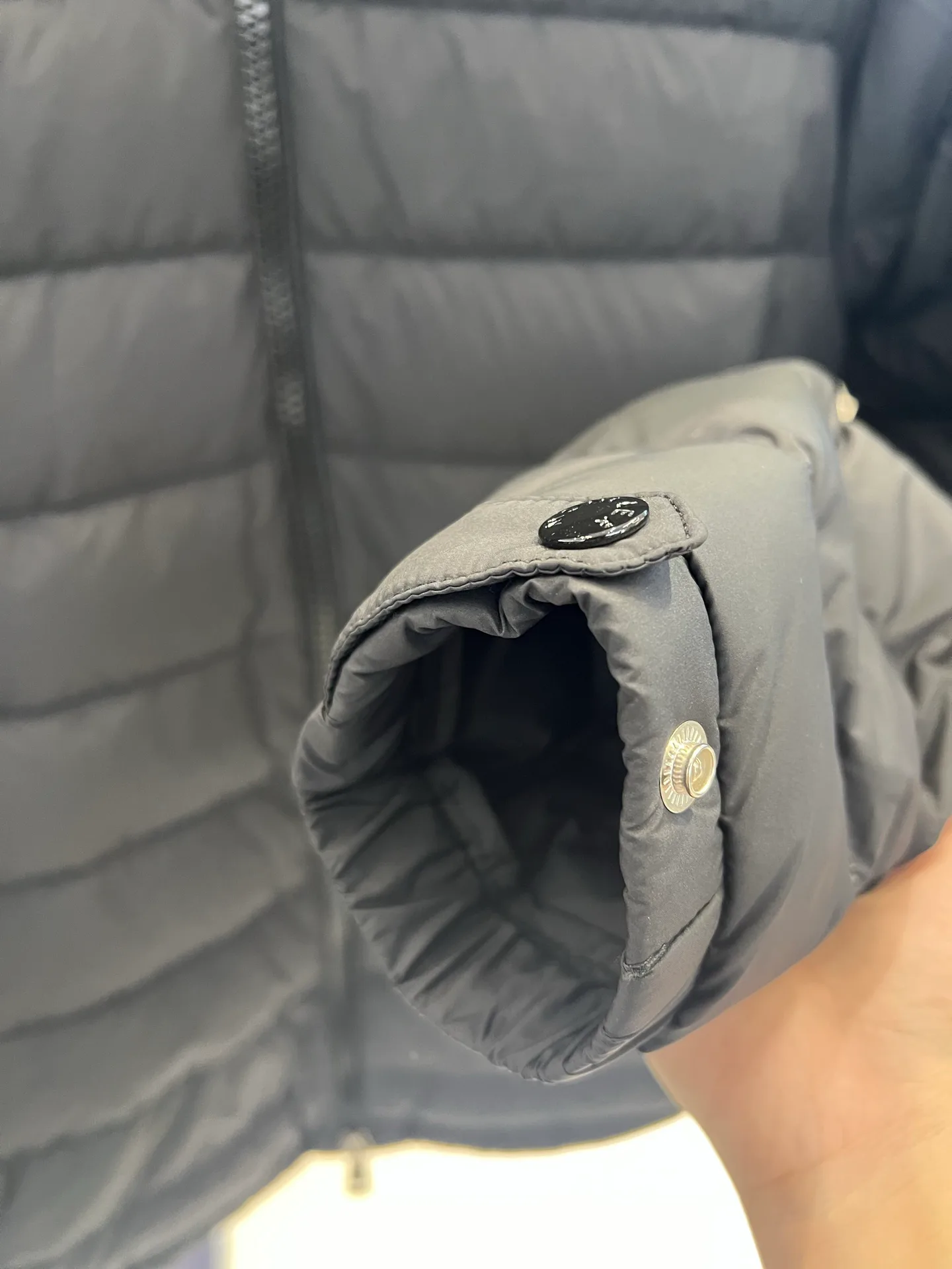 Куртки И Пуховики Мужские Moncler 18683915