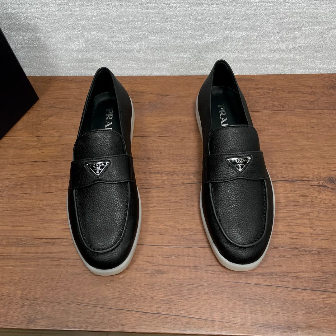 Men's Loafers And Dress Shoes PRADA 17971385