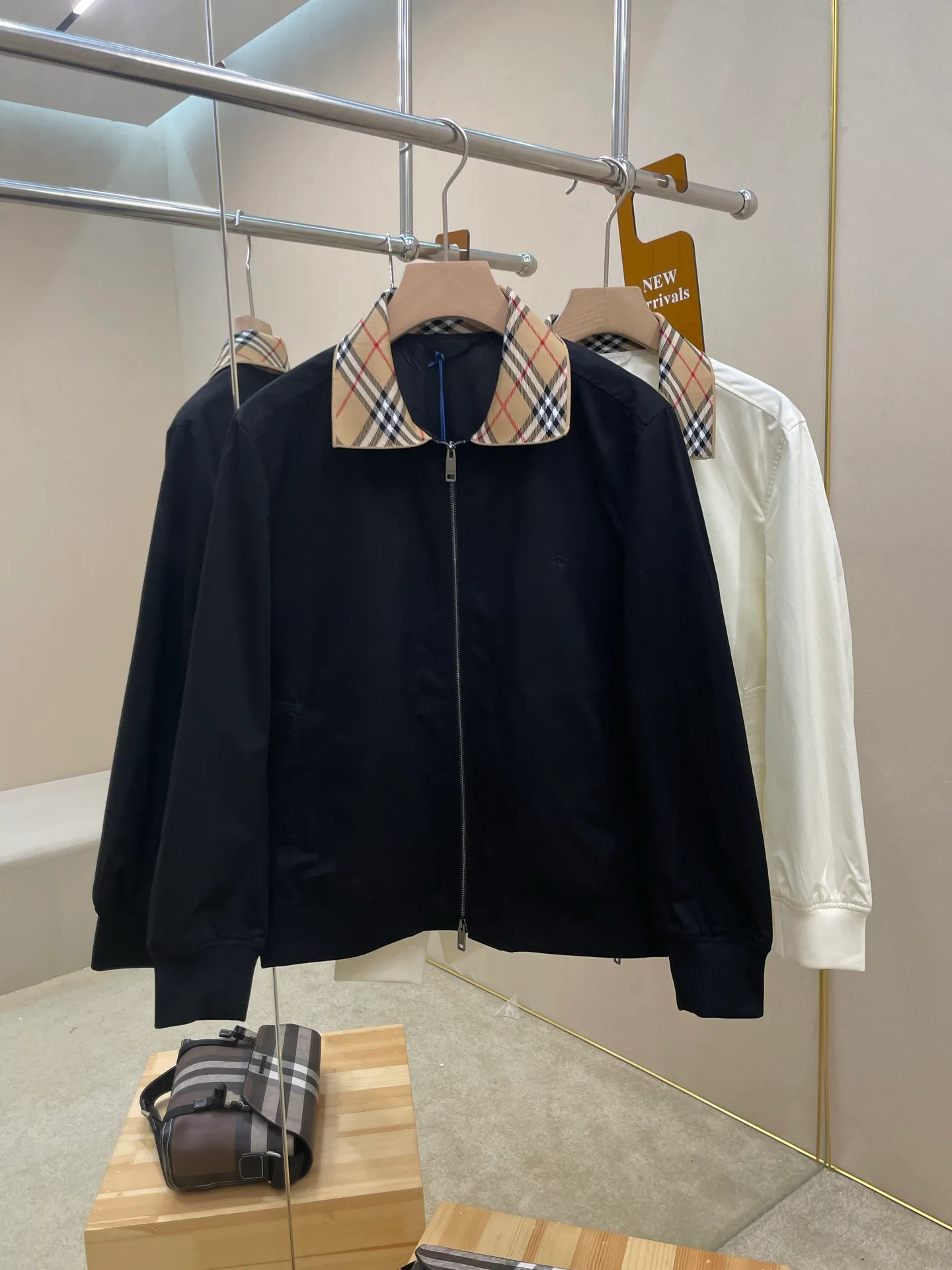 Men's Jackets And Down Jackets BURBERRY 18052747
