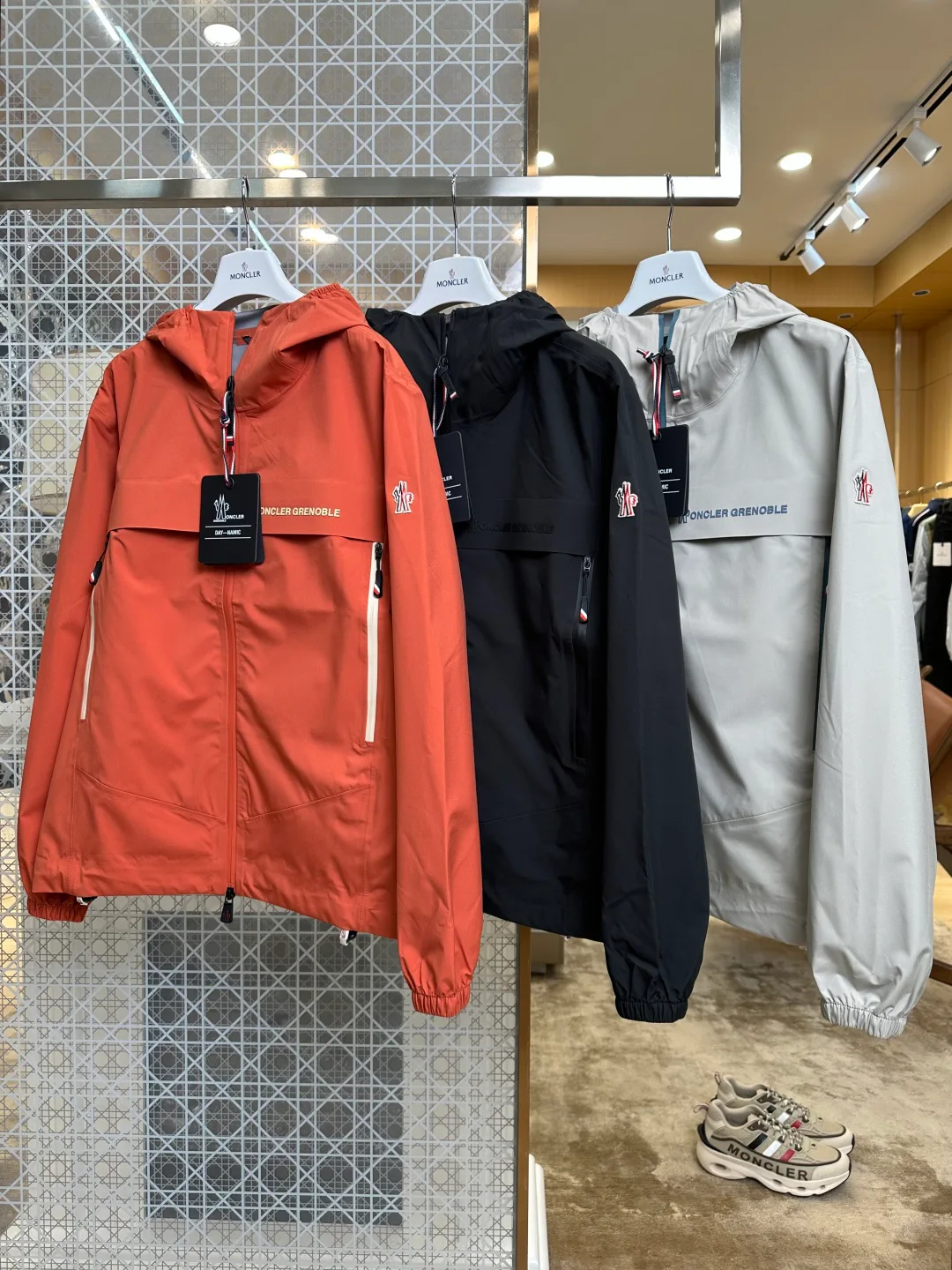 Куртки И Пуховики Мужские Moncler 18662974