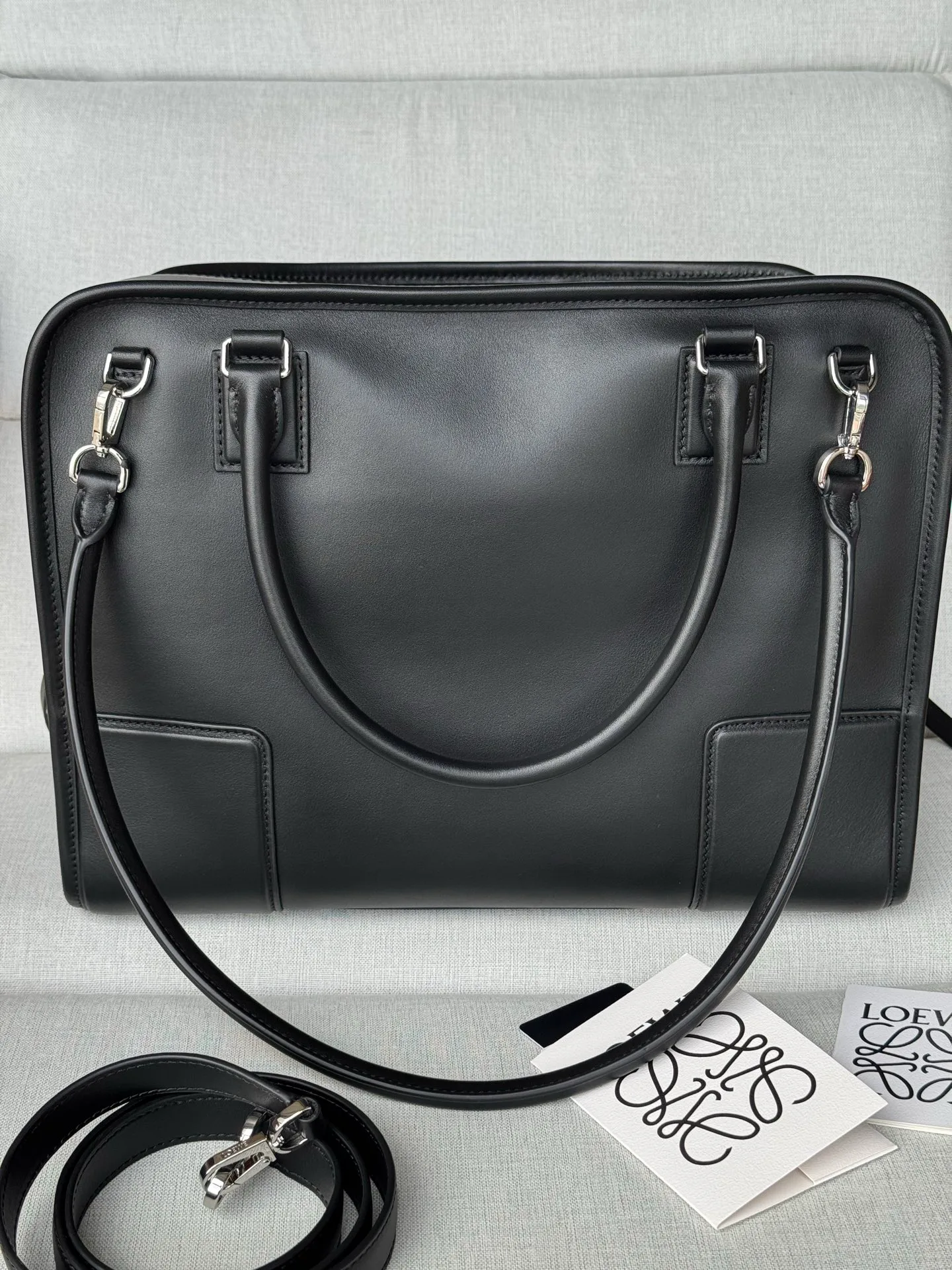 Women's Classic Handbags LOEWE 18231890