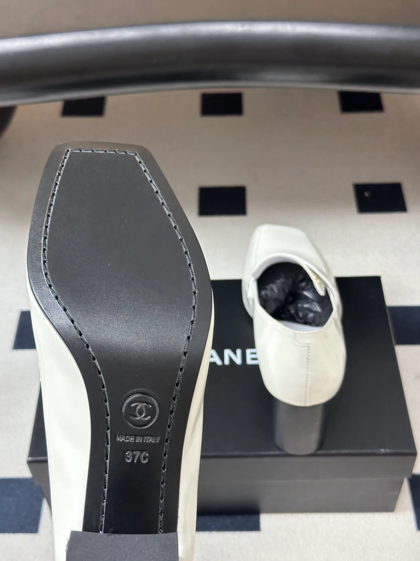 Women's Loafers And Moccasins CHANEL 18049689