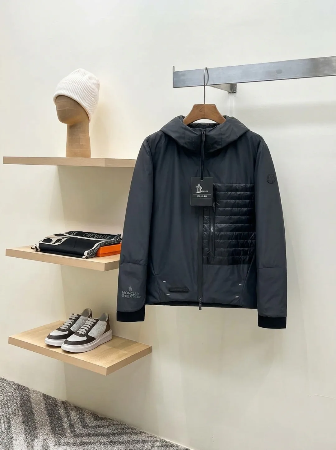 Куртки И Пуховики Мужские Moncler 18596633