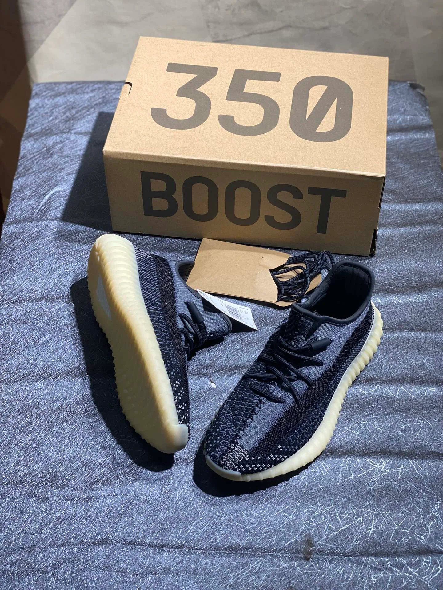 Women's Sneakers YEEZY 17326251