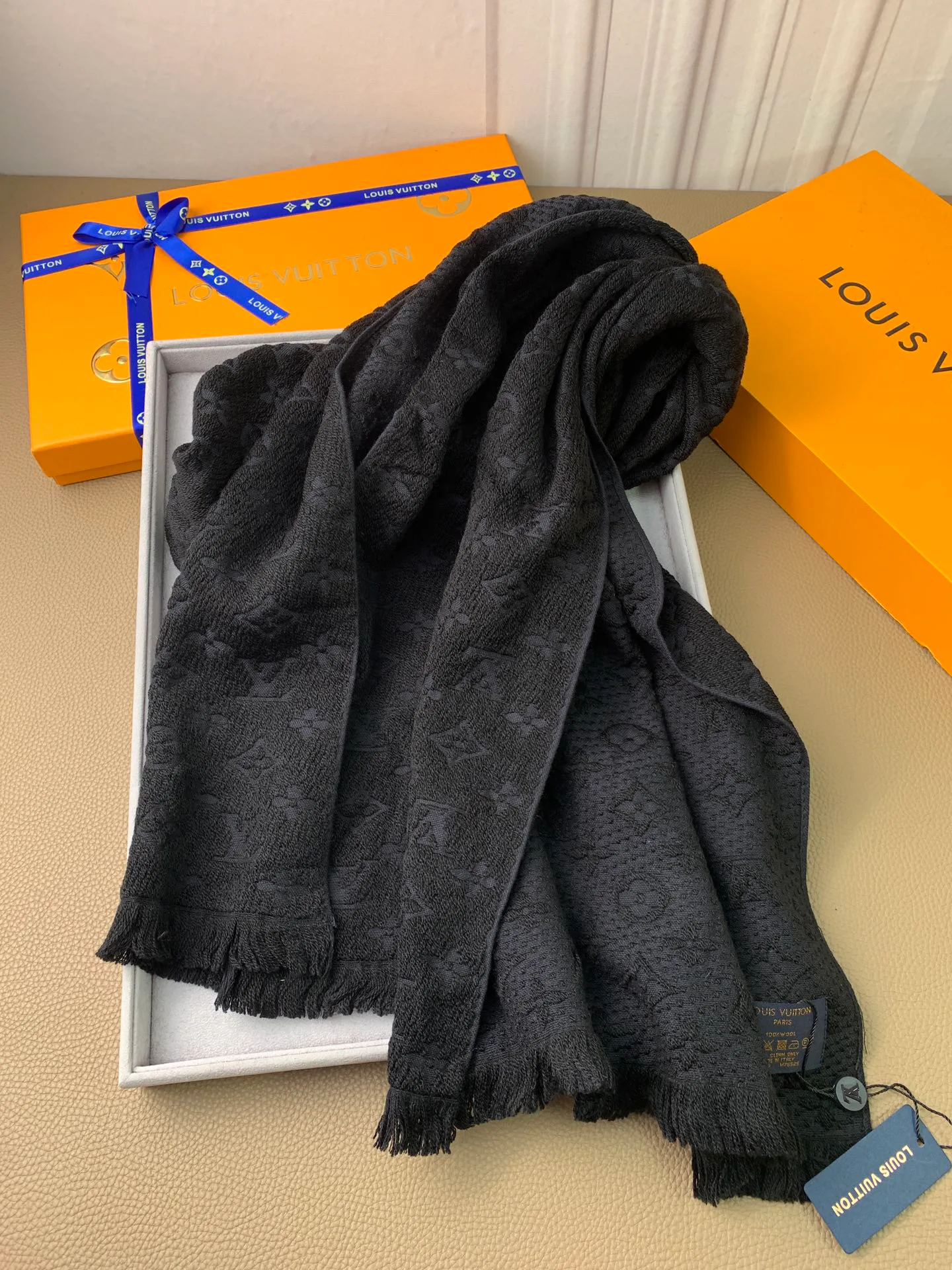 Scarves LOUIS VUITTON 18525765