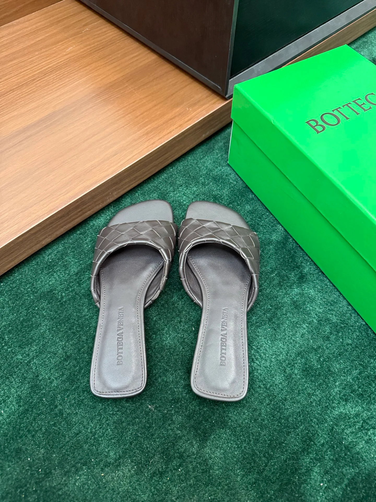Women's Mules And Clogs BOTTEGA VENETA 17808592
