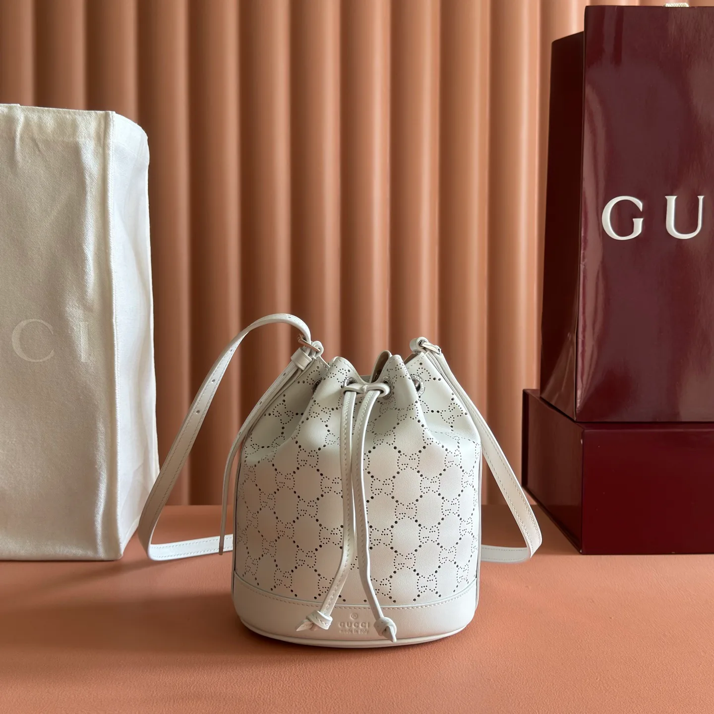 Women's Classic Handbags GUCCI 18148084