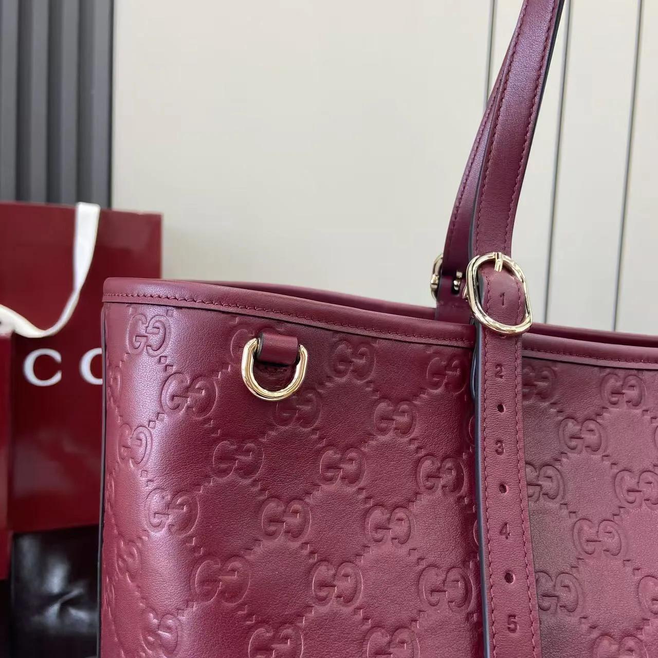 Women's Classic Handbags GUCCI 18350144