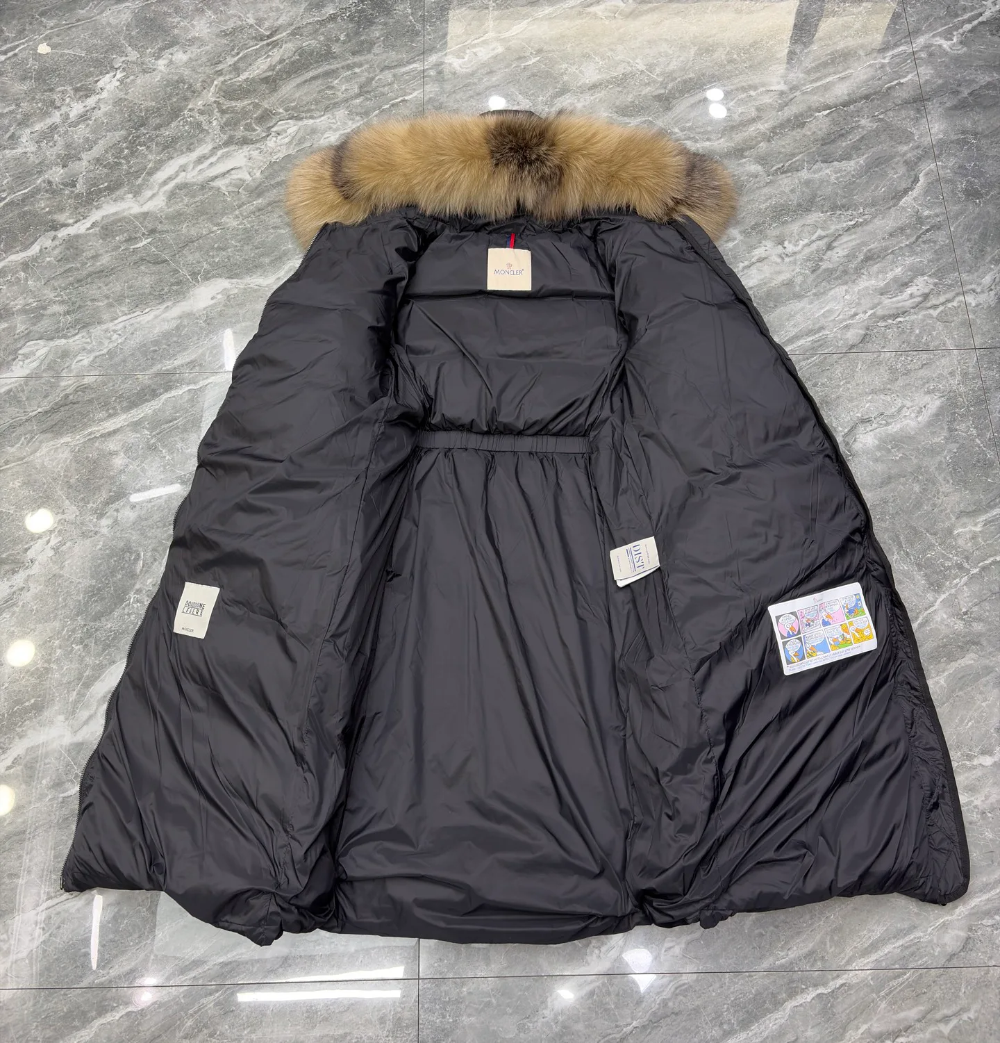 Women's Jackets And Down Jackets MONCLER 17801589