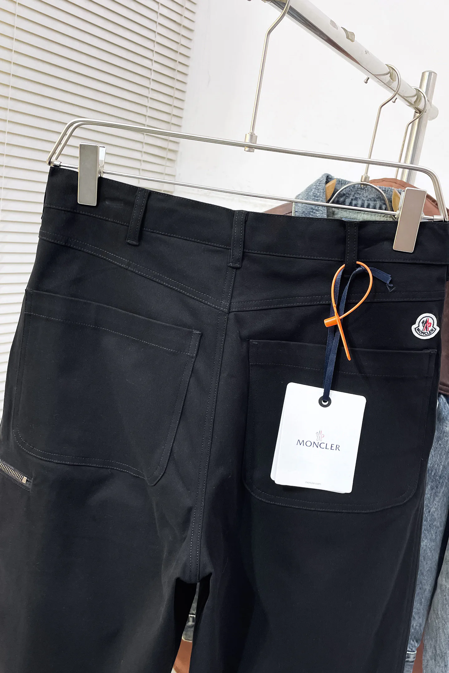 Men's Trousers MONCLER 18392115