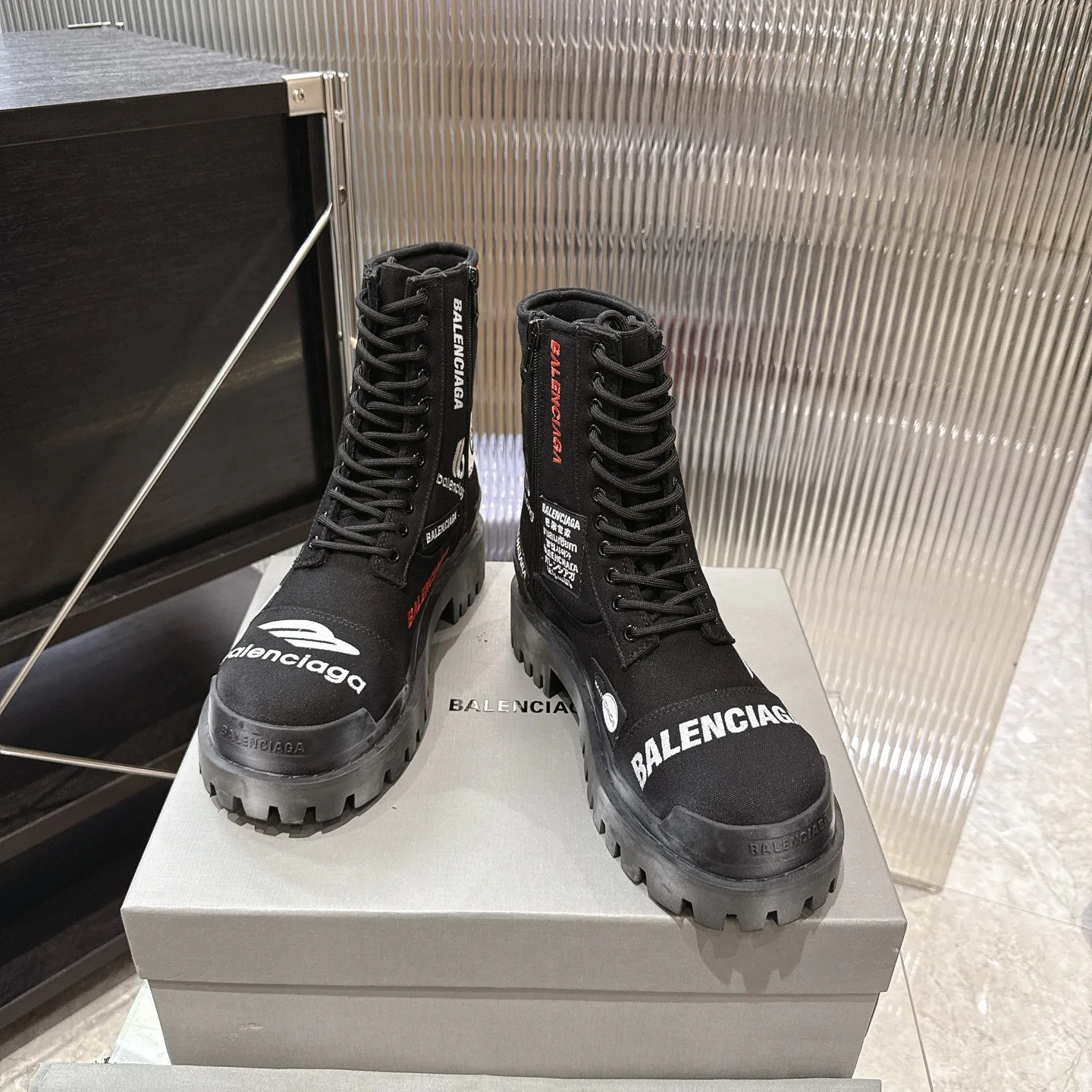 Ботинки Мужские Balenciaga 18598035