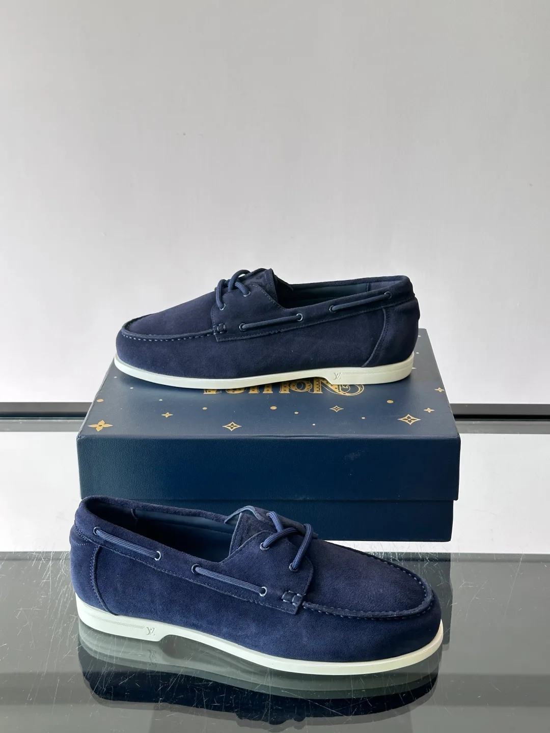 Men's Loafers And Dress Shoes LOUIS VUITTON 17941069