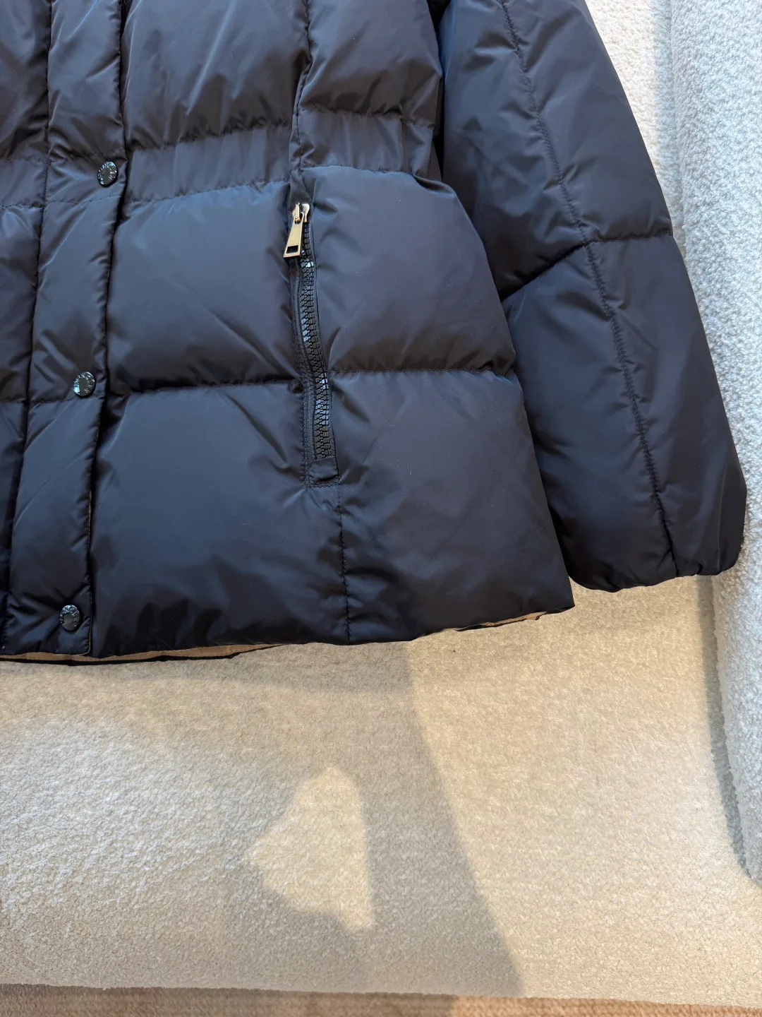Women's Jackets And Down Jackets MONCLER 18189304