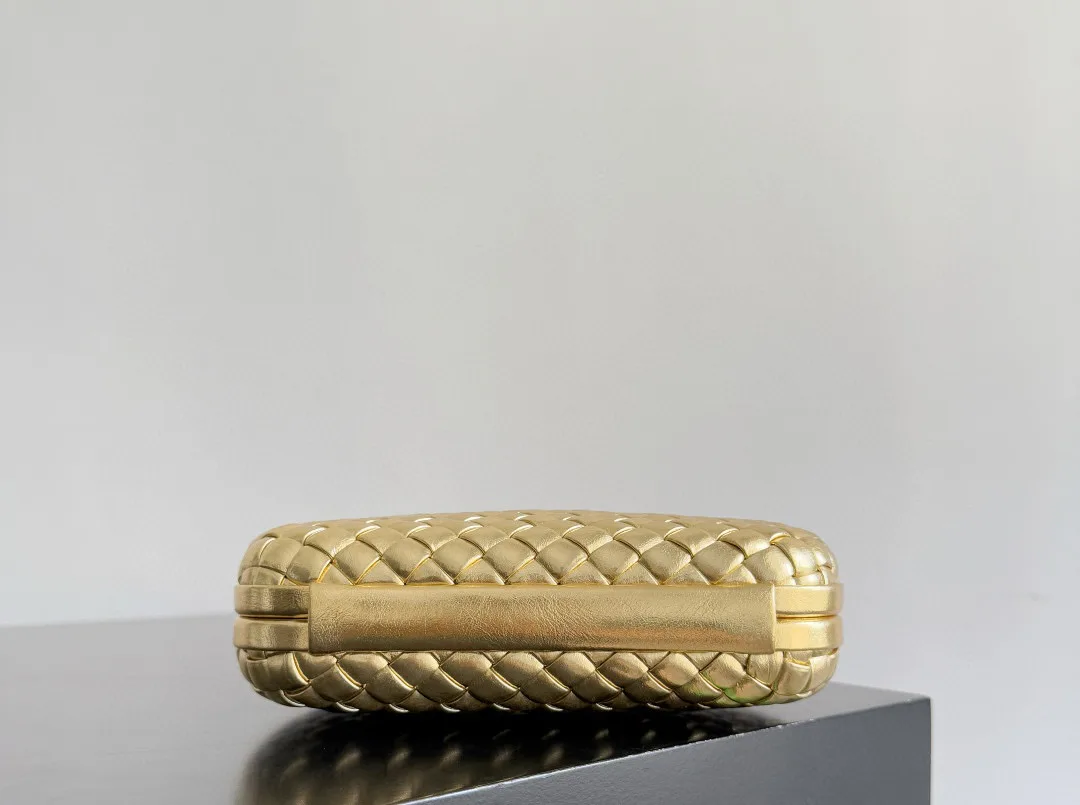 Women's Clutches BOTTEGA VENETA 17313210