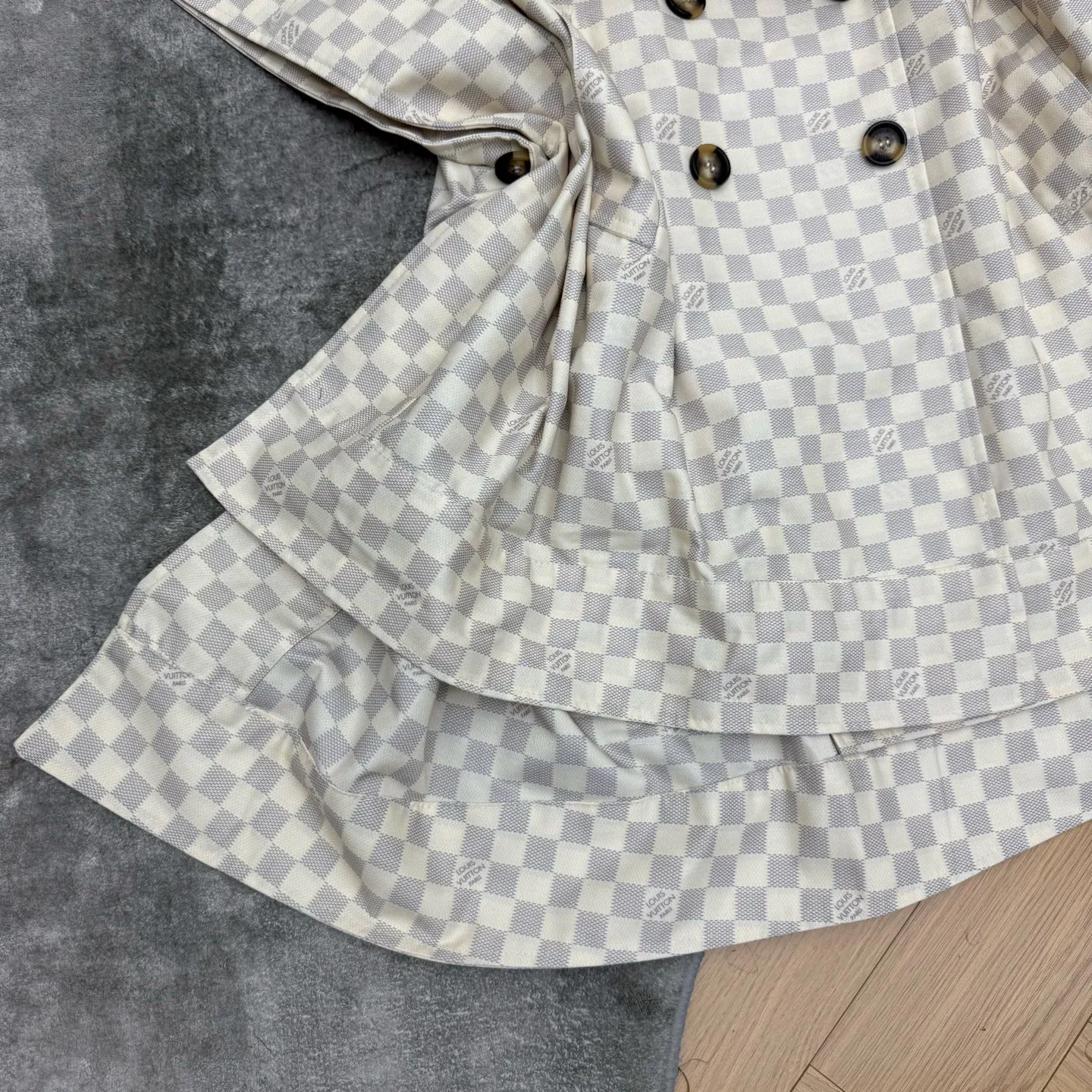 Women's Trench Coats LOUIS VUITTON 18348263
