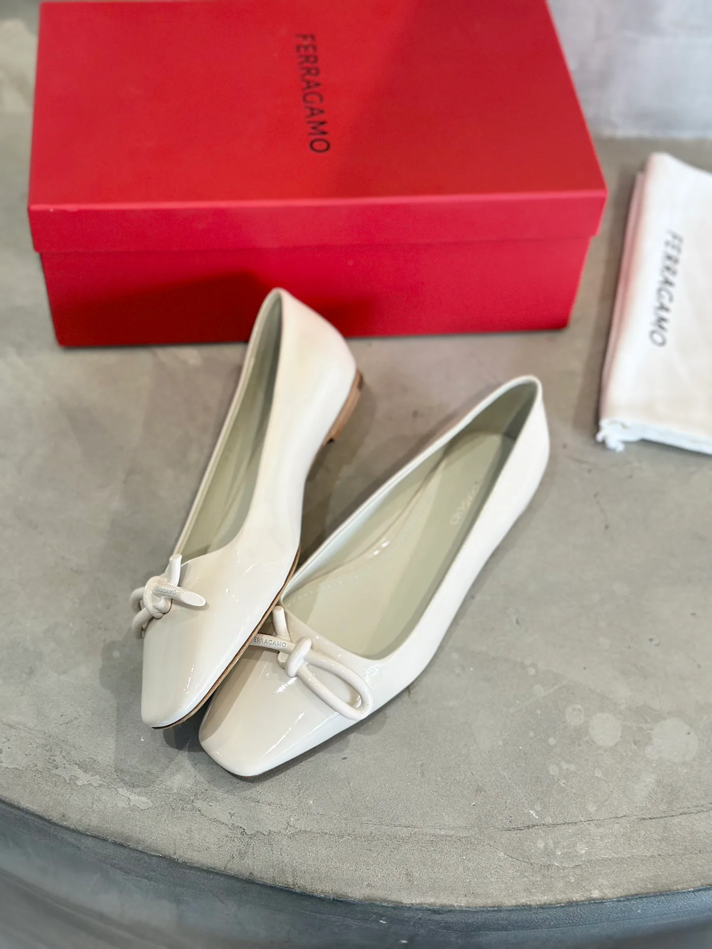Women's Ballet Flats SALVATORE FERRAGAMO 18340745